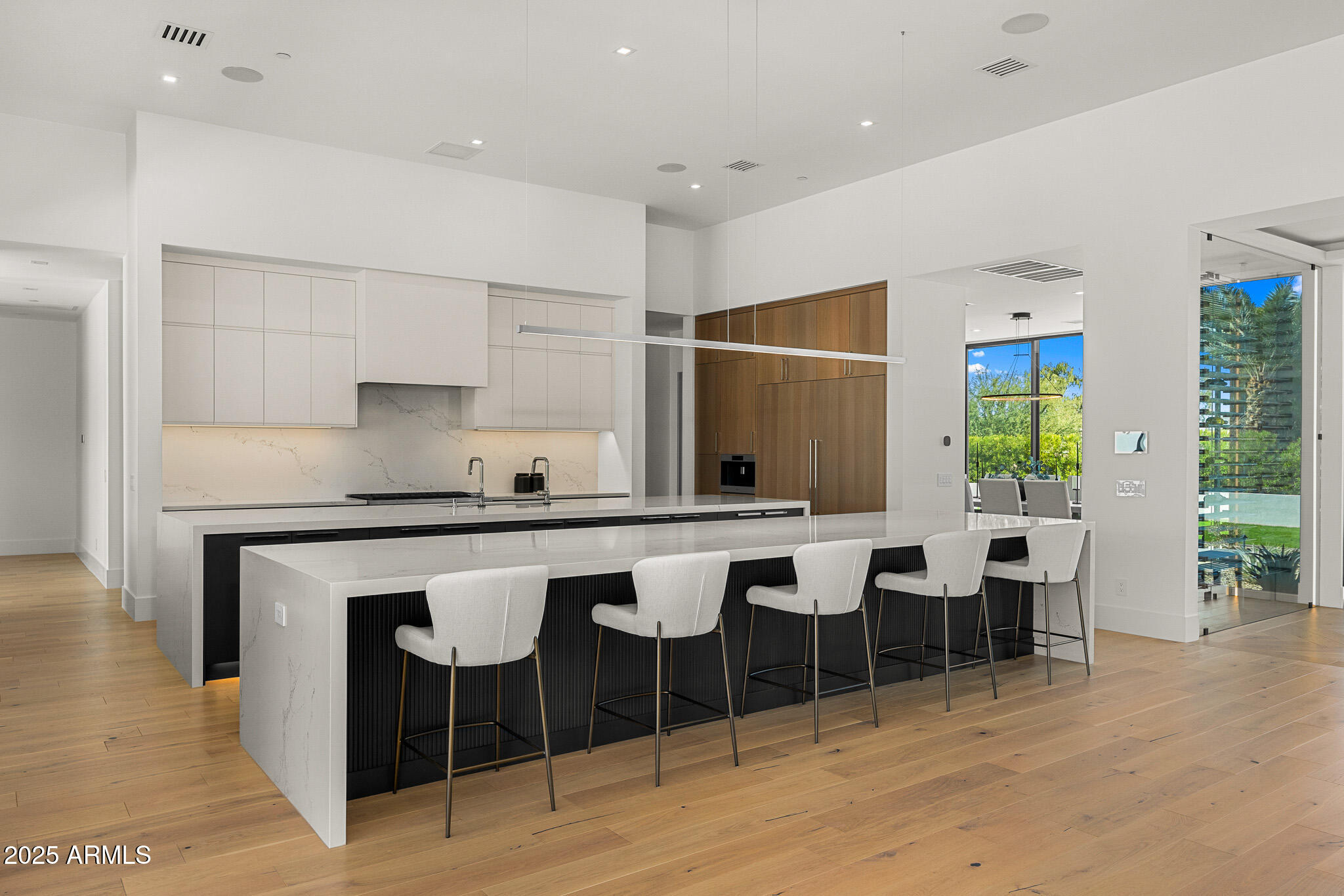 5800 N MONTE VISTA Drive