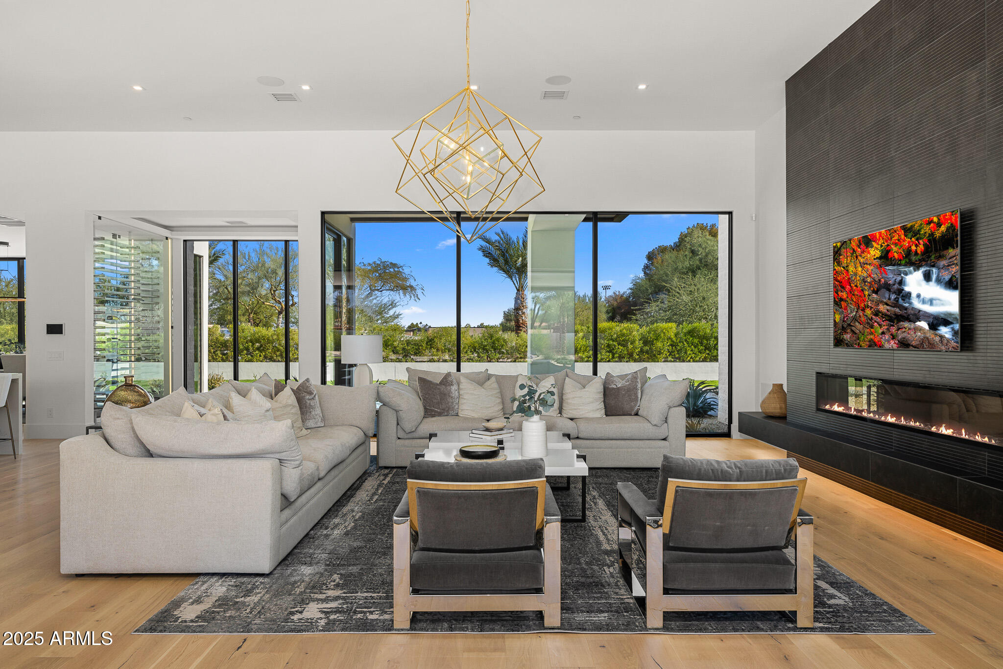 5800 N MONTE VISTA Drive