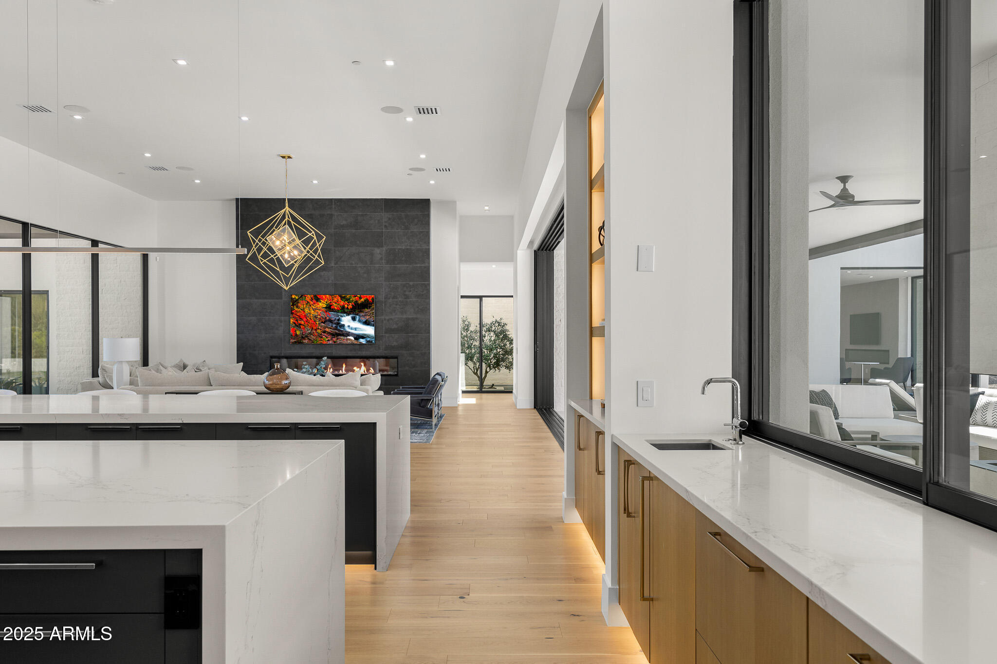 5800 N MONTE VISTA Drive