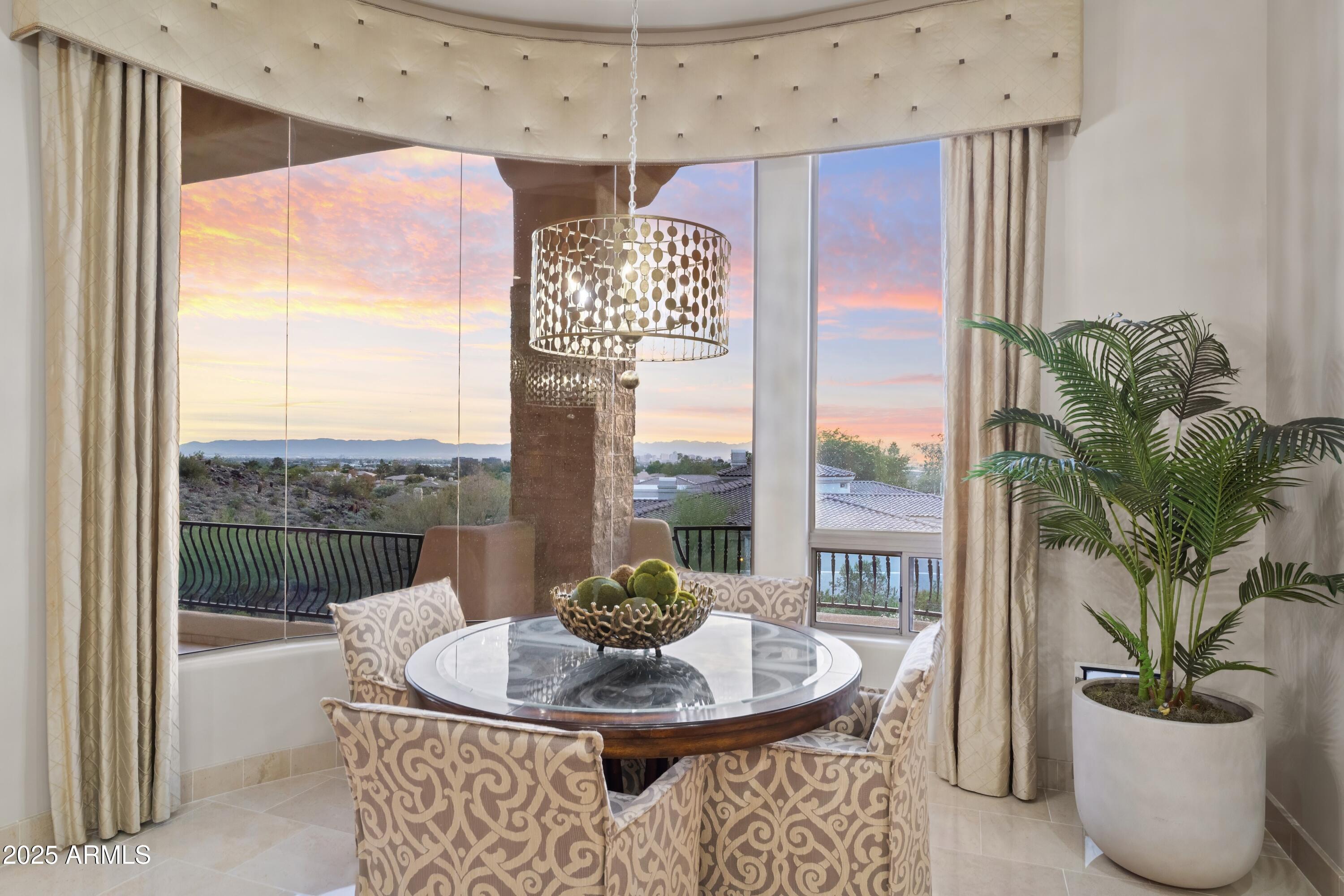 6621 N ARIZONA BILTMORE Circle