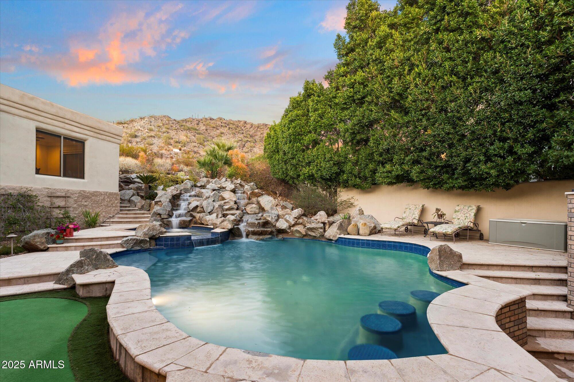 6621 N ARIZONA BILTMORE Circle