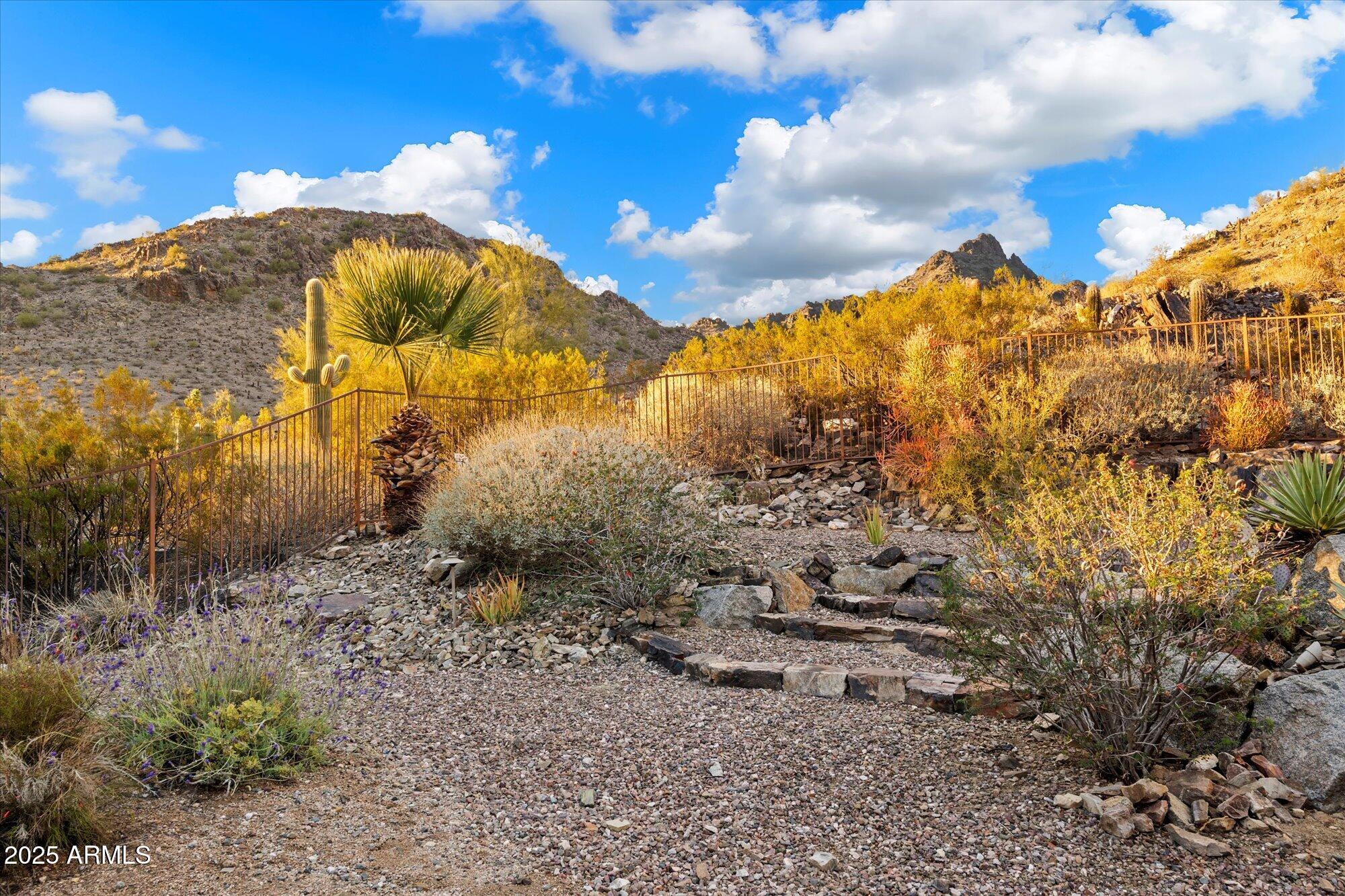 6621 N ARIZONA BILTMORE Circle