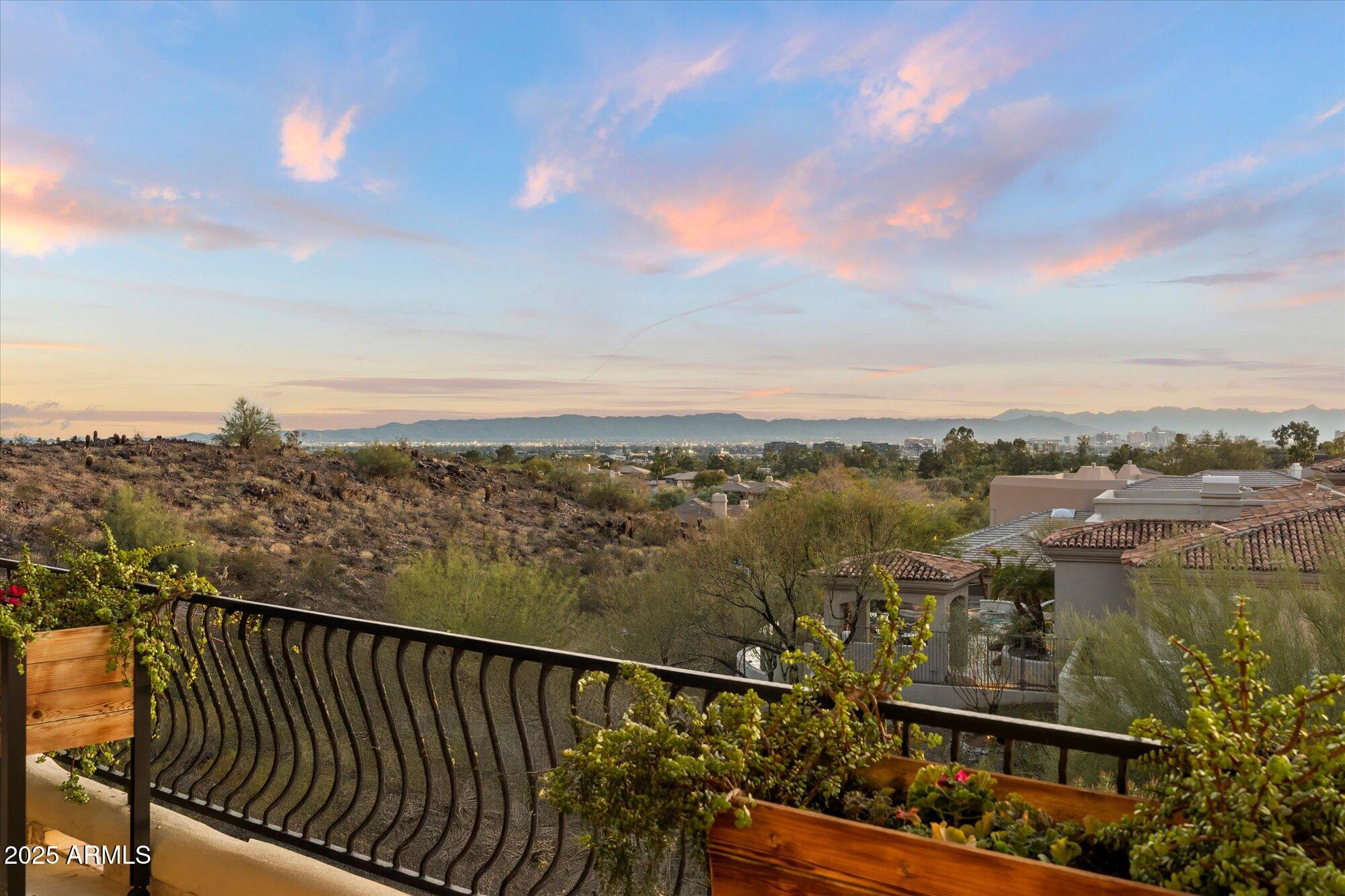 6621 N ARIZONA BILTMORE Circle