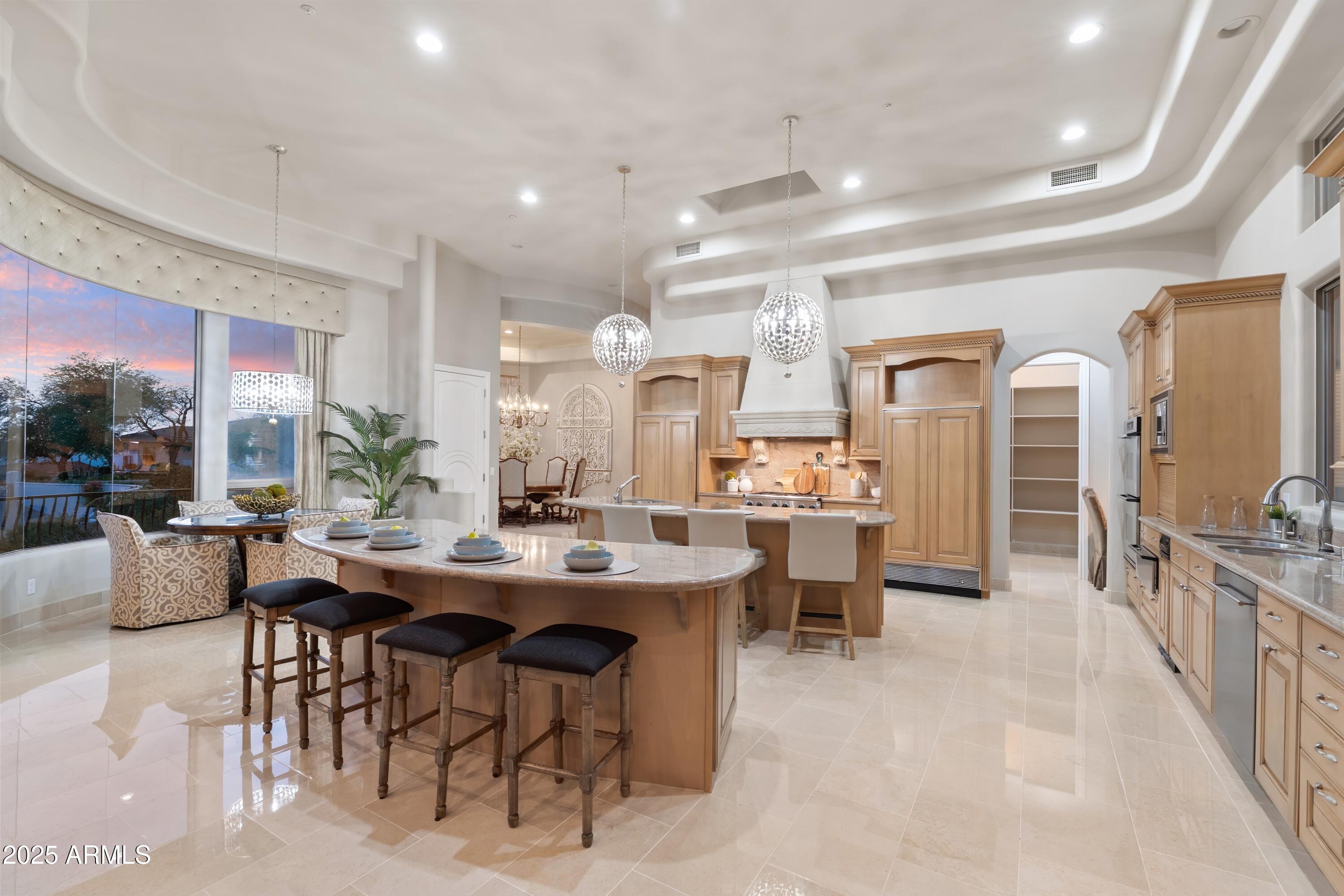 6621 N ARIZONA BILTMORE Circle