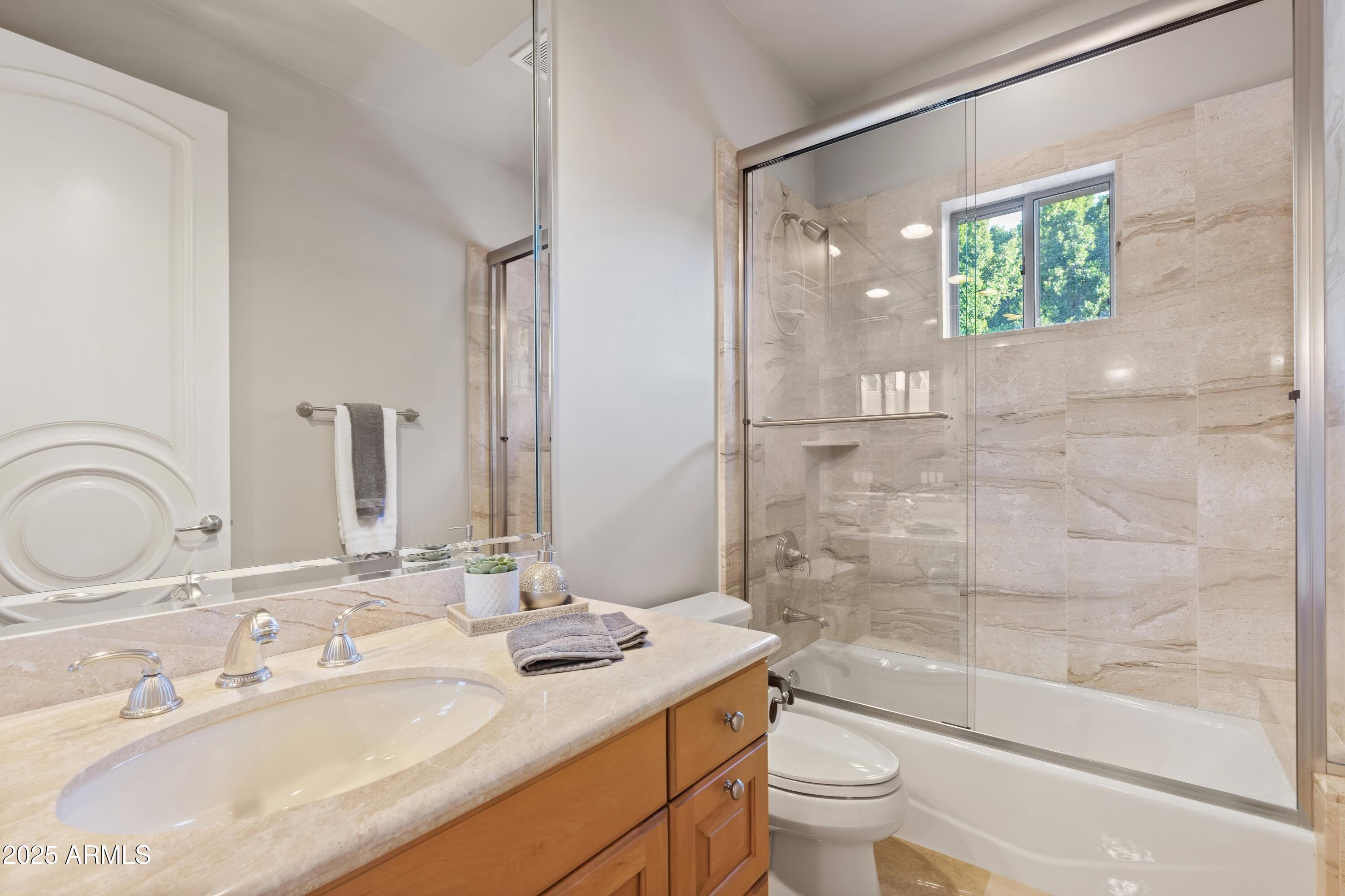 6621 N ARIZONA BILTMORE Circle