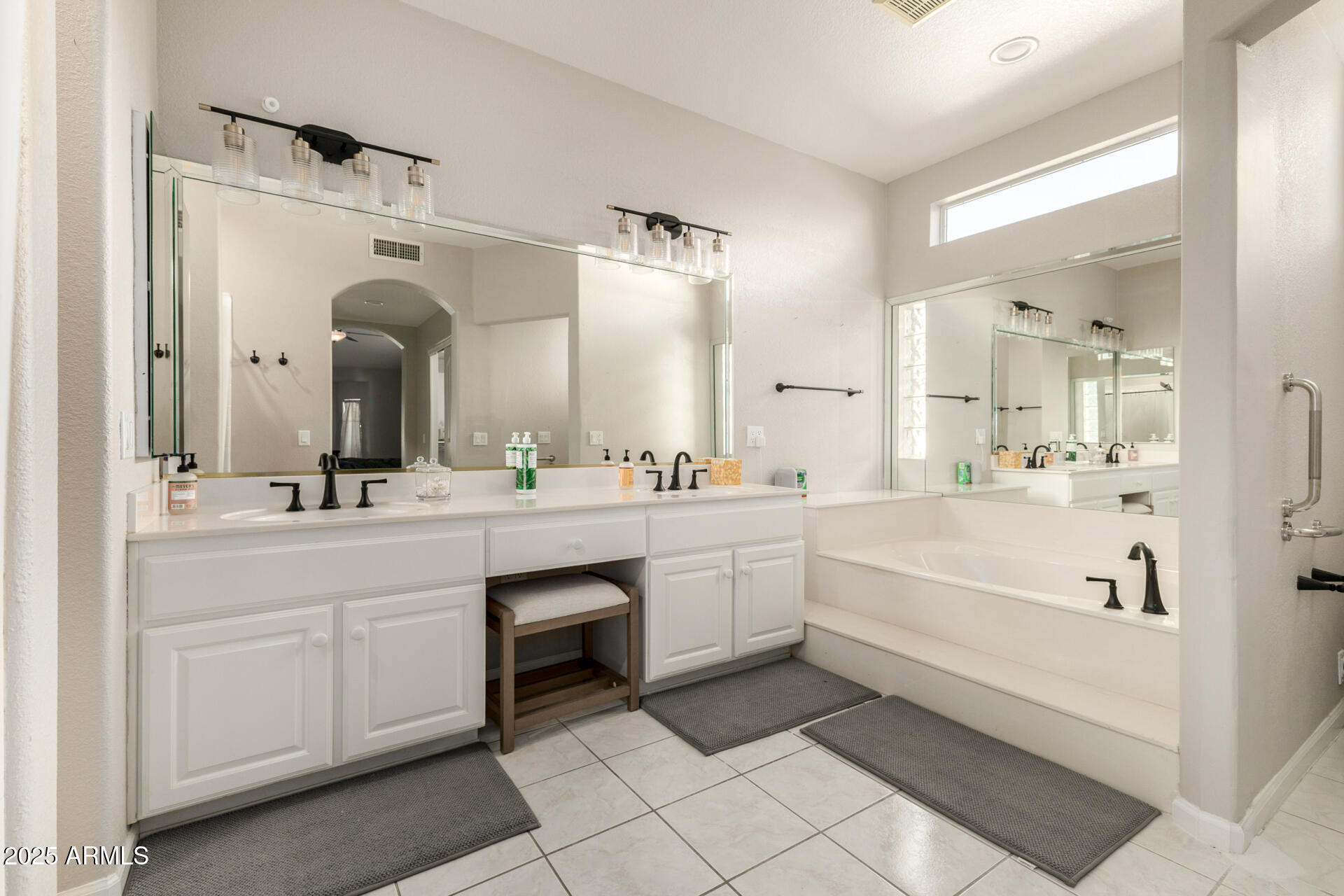 5733 S AMBERWOOD Drive