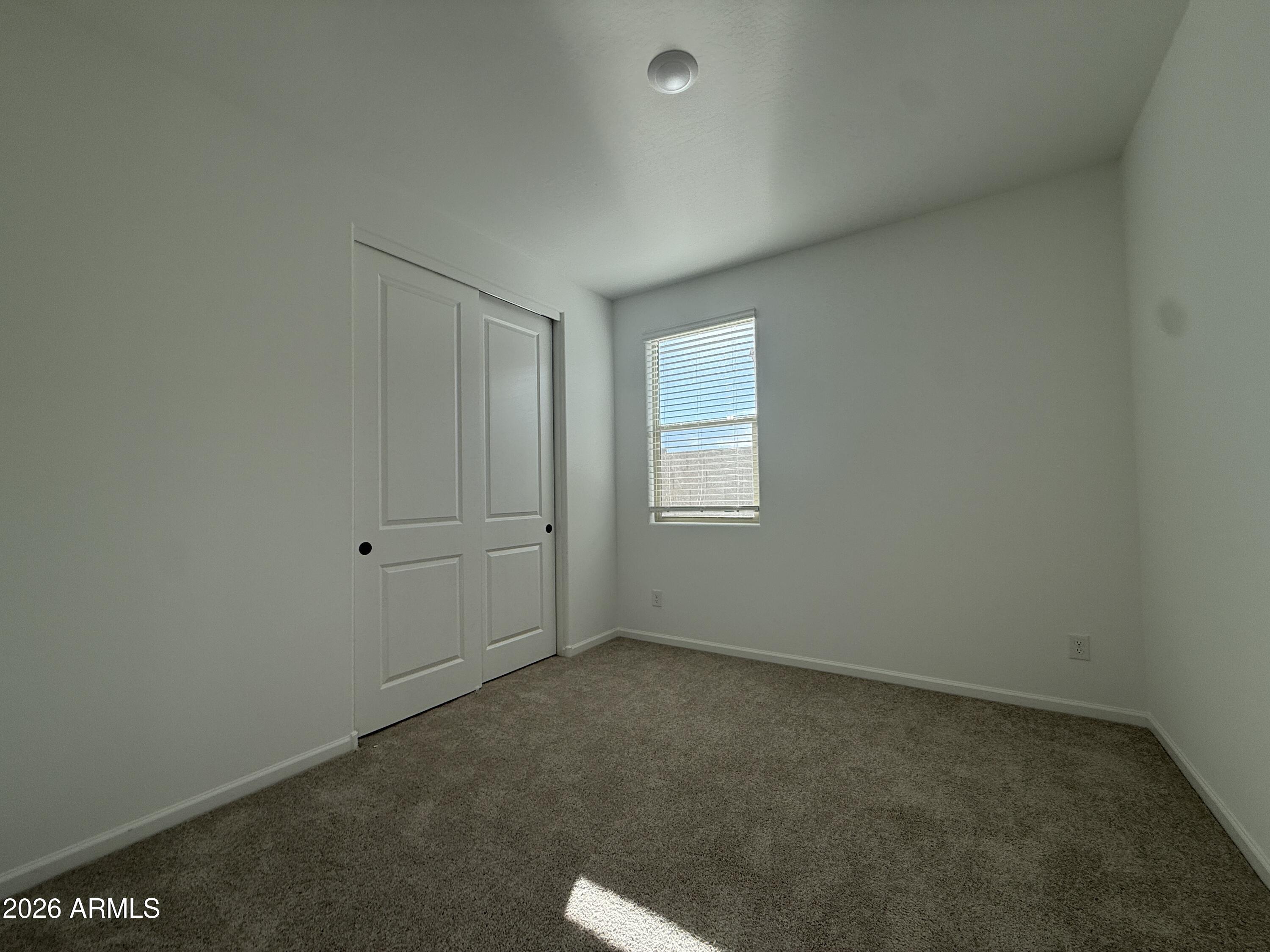 9537 W TAMARISK Avenue