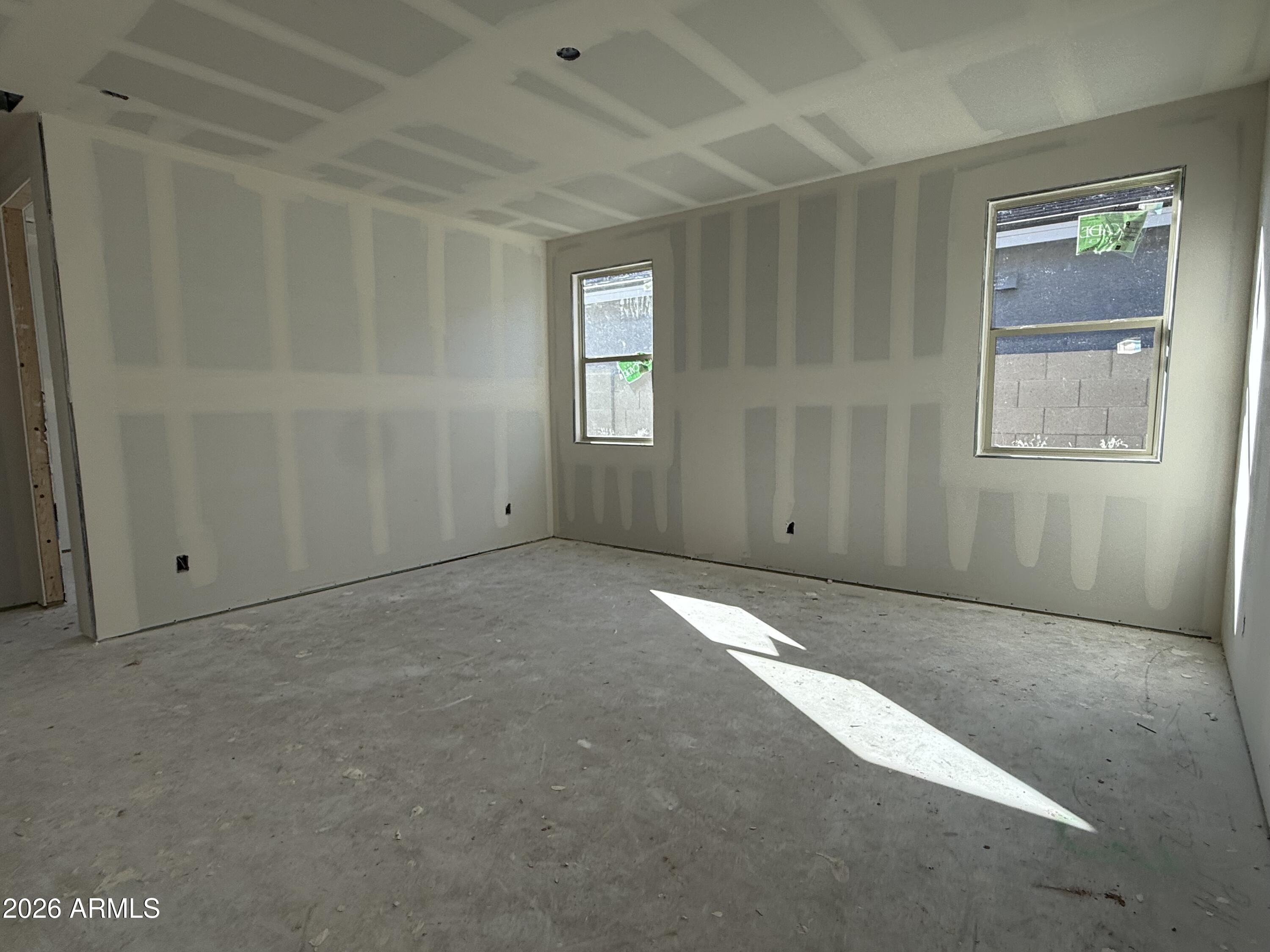 9537 W TAMARISK Avenue