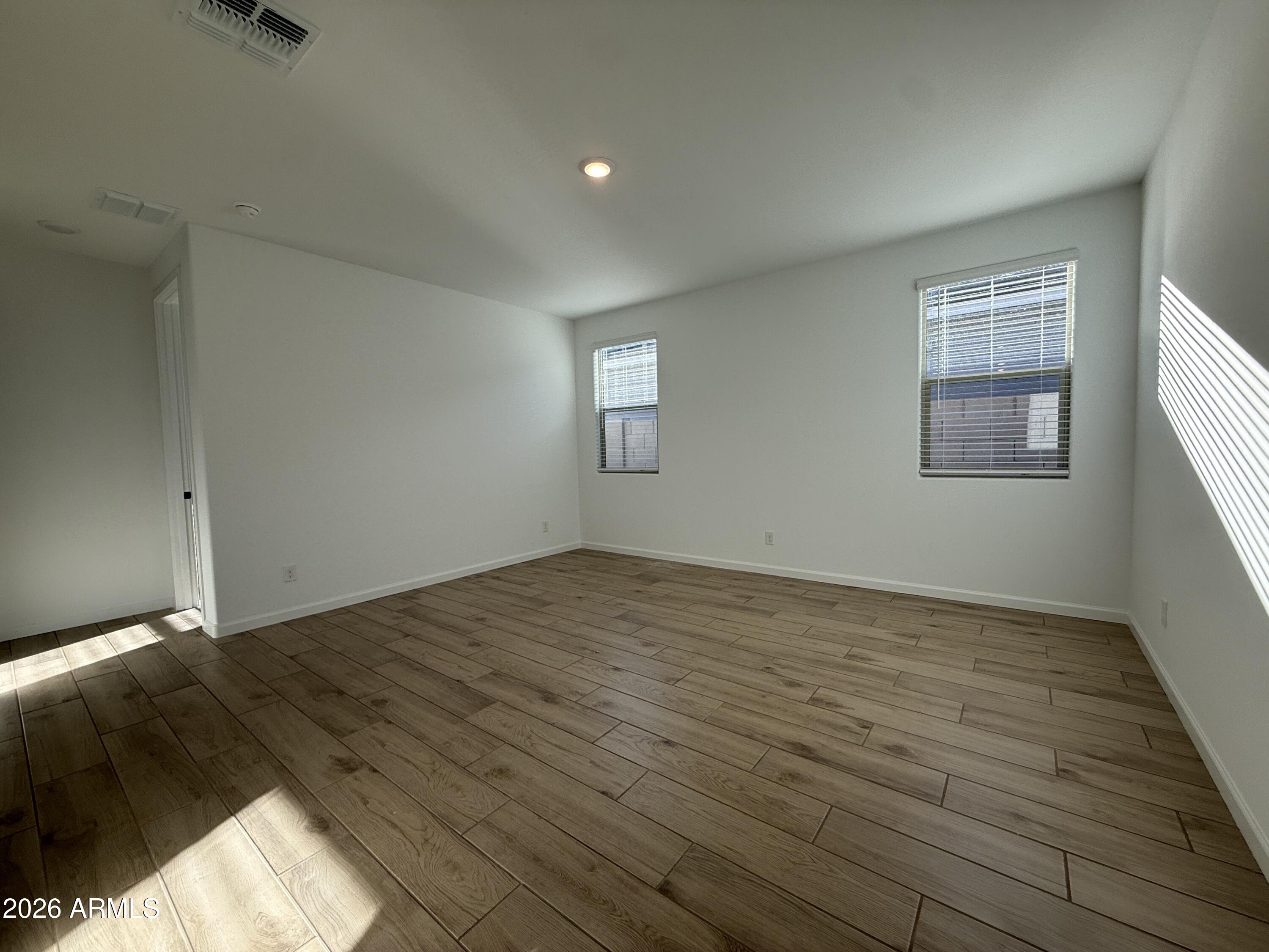 9537 W TAMARISK Avenue