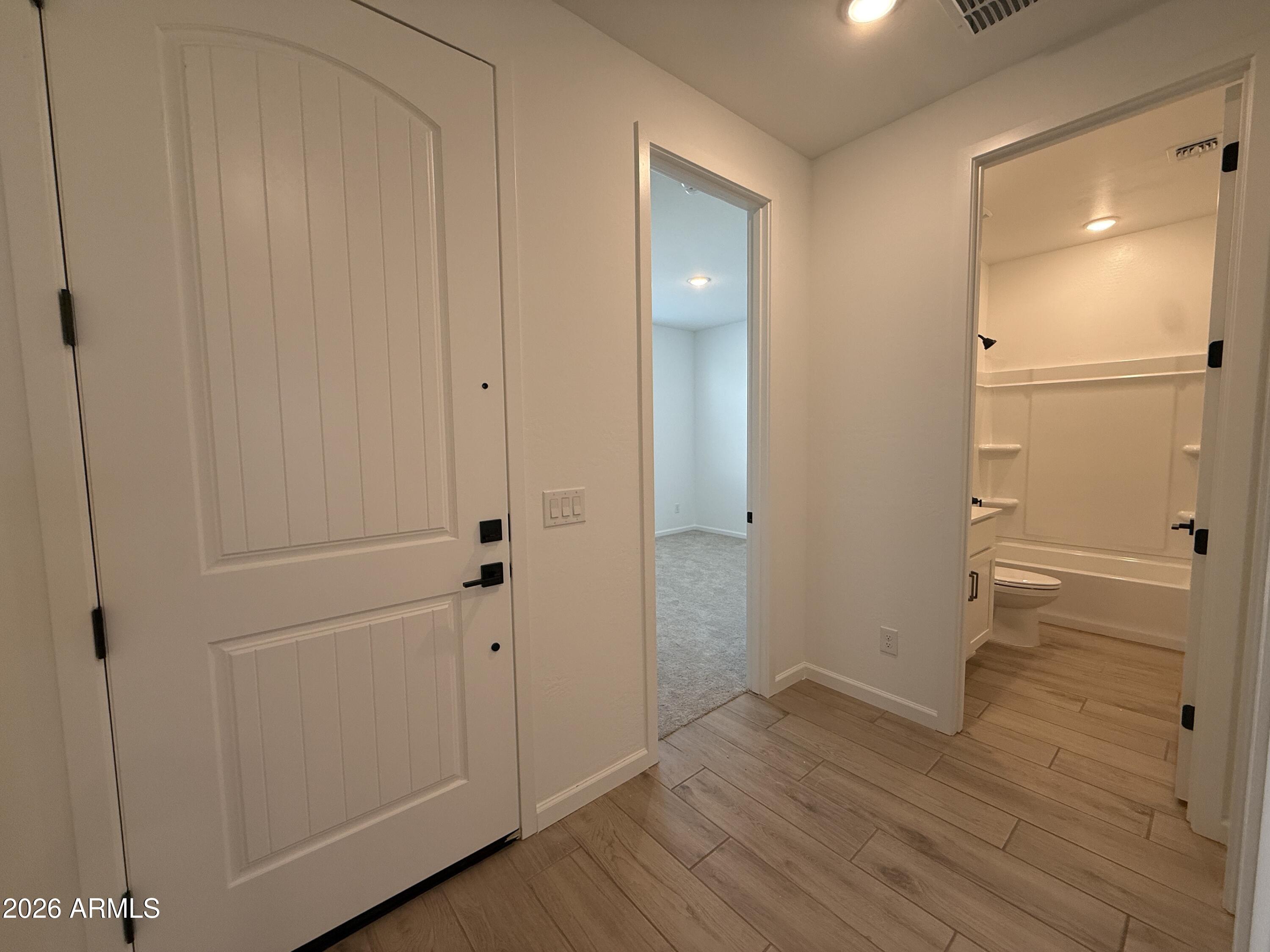 9537 W TAMARISK Avenue