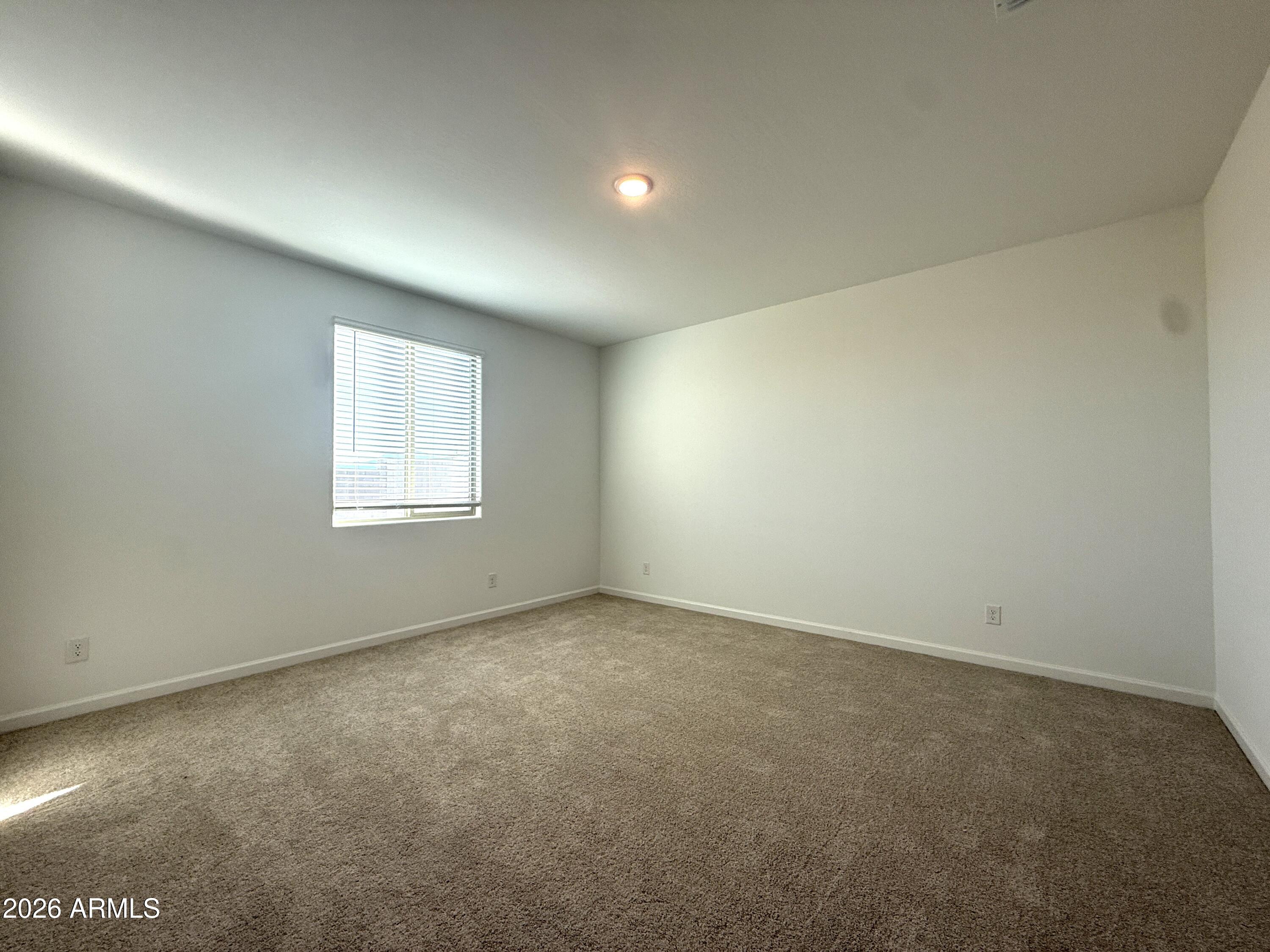 9537 W TAMARISK Avenue