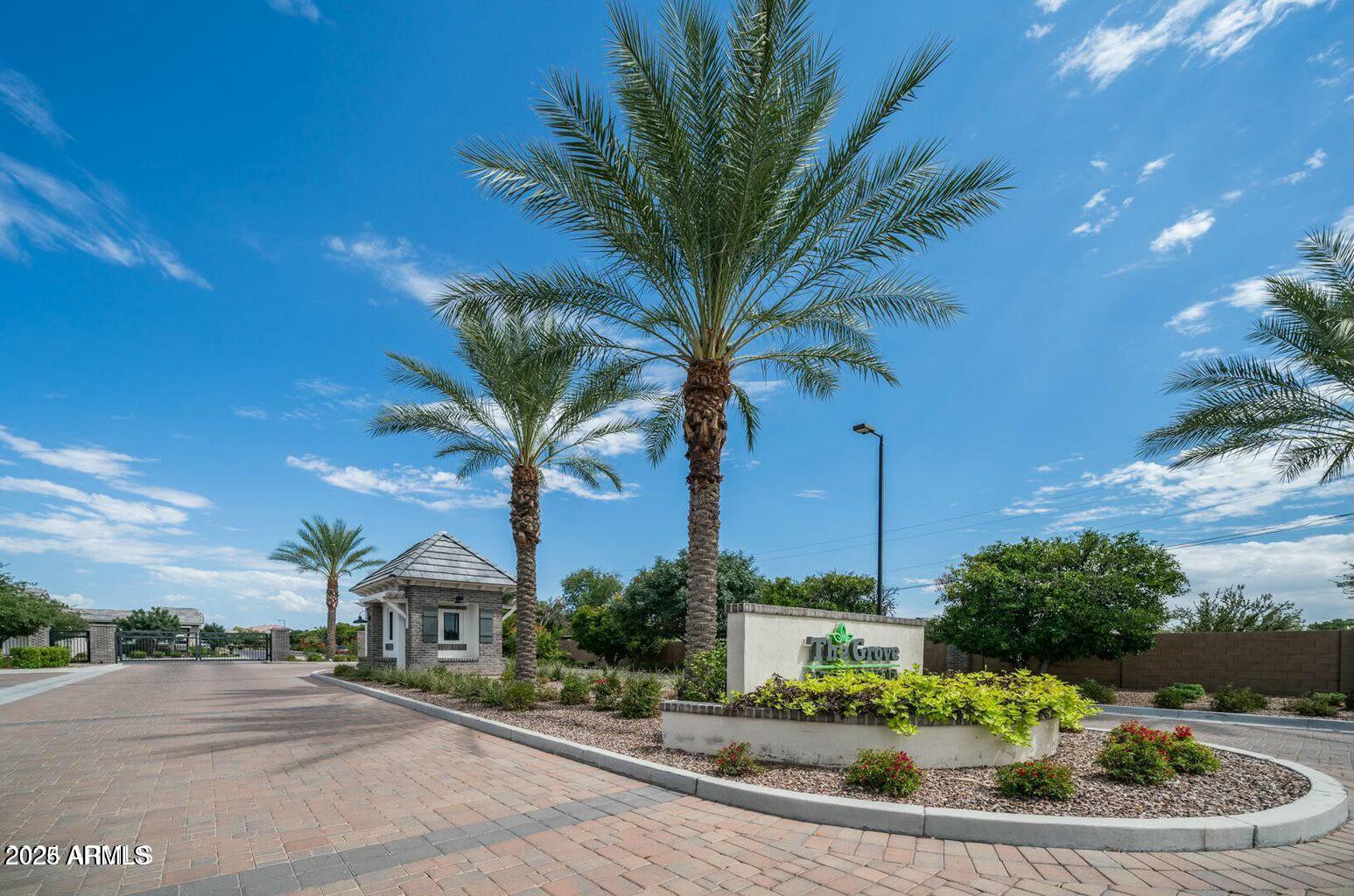 4525 E FOUNTAIN Street