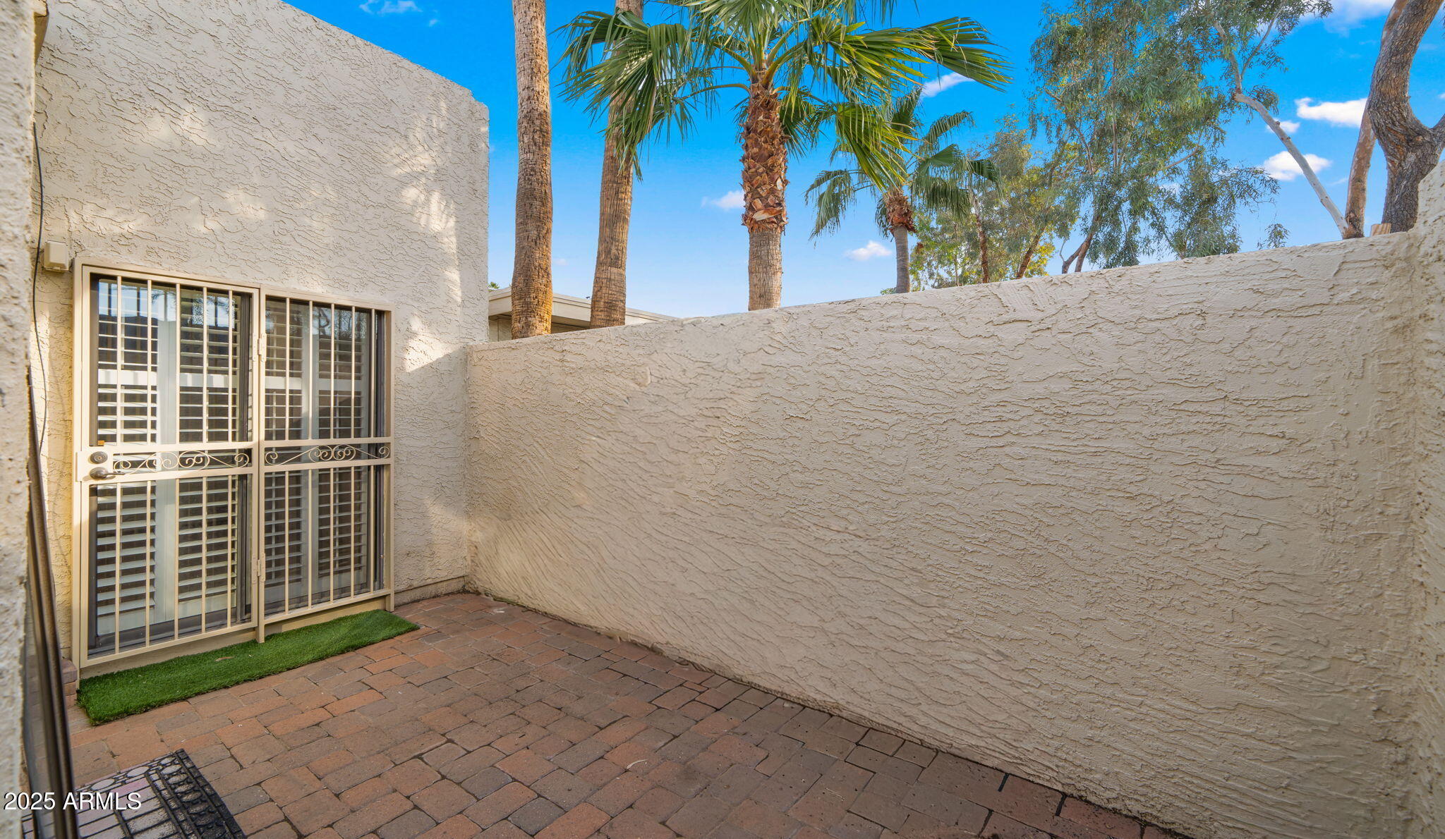 7909 E BONITA Drive
