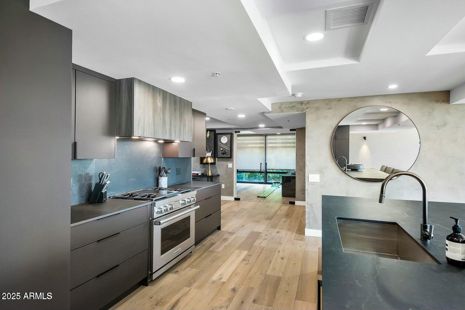 7147 E RANCHO VISTA Drive 6011