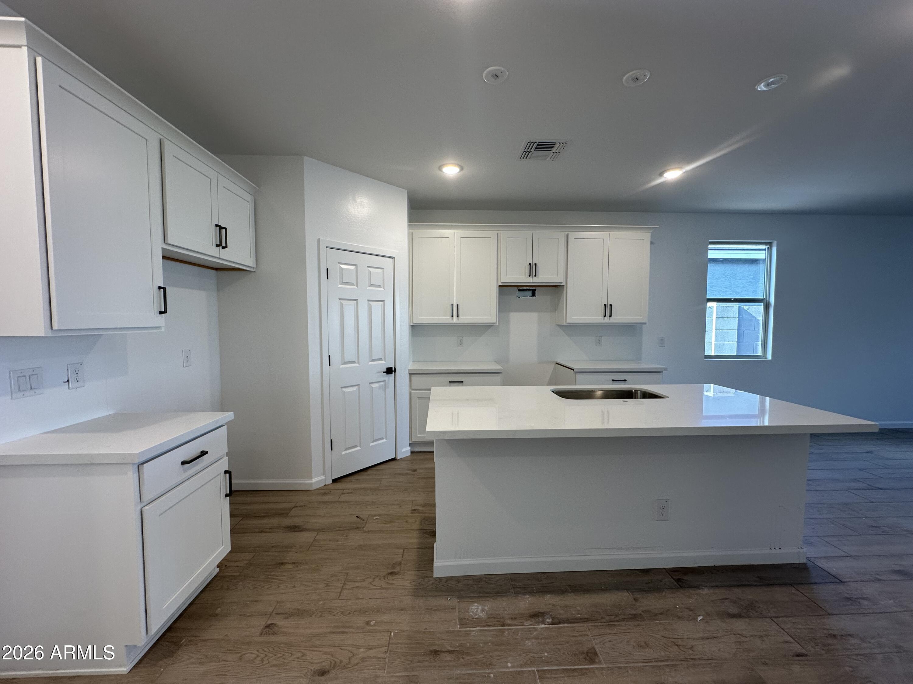 47664 W KENNER Drive