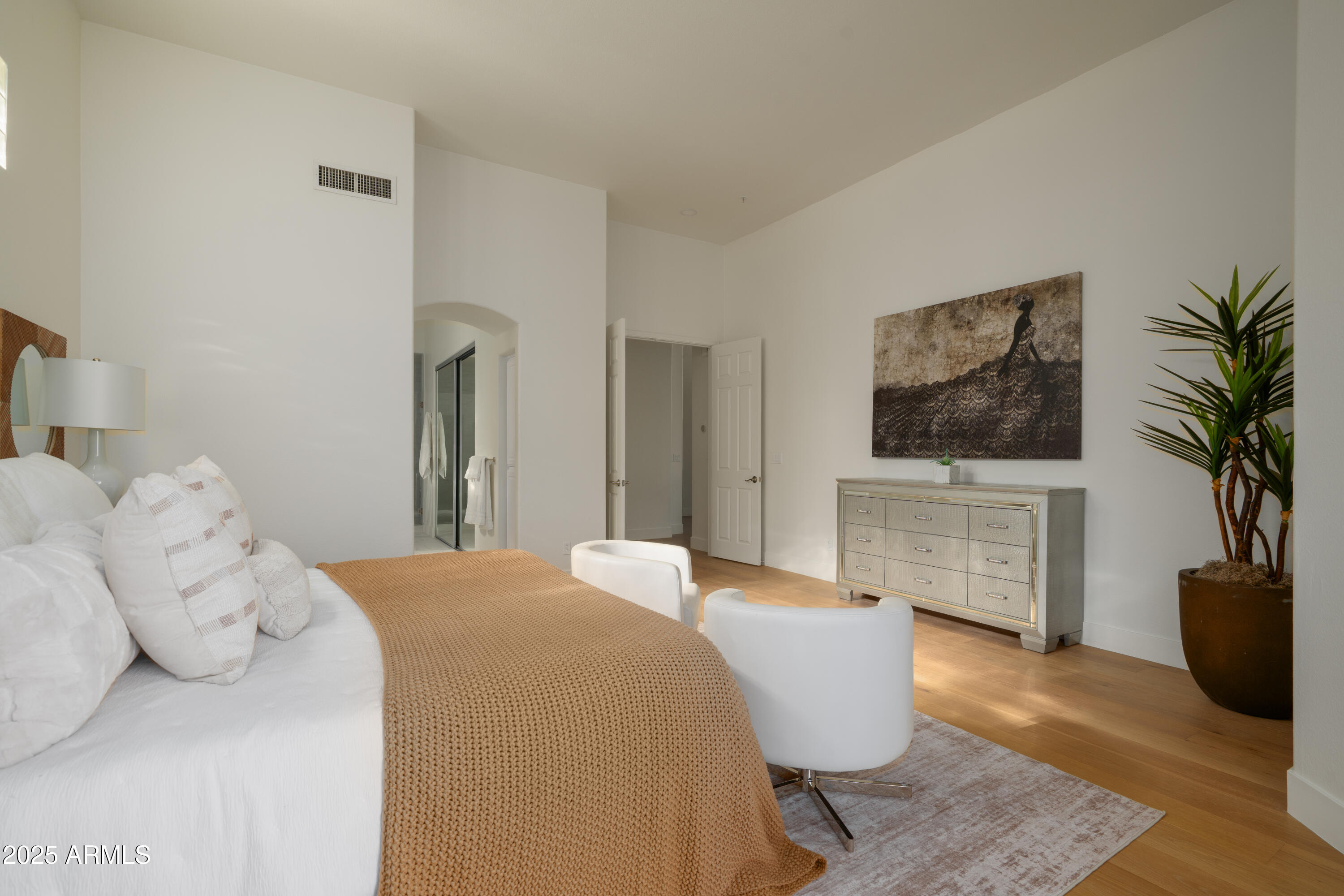 8100 E CAMELBACK Road 175