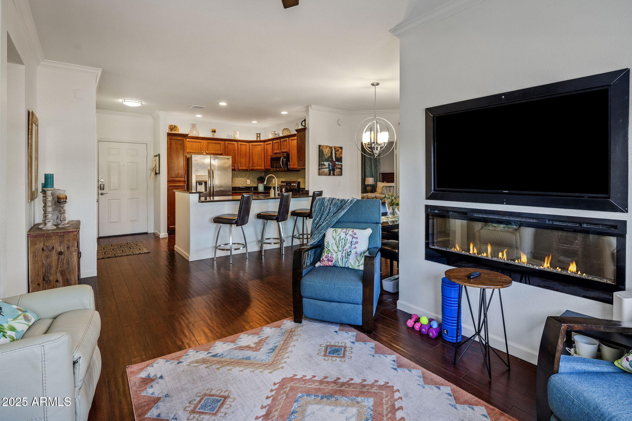 7009 E ACOMA Drive 2001