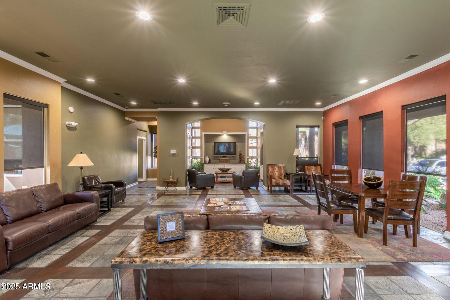 7009 E ACOMA Drive 2001