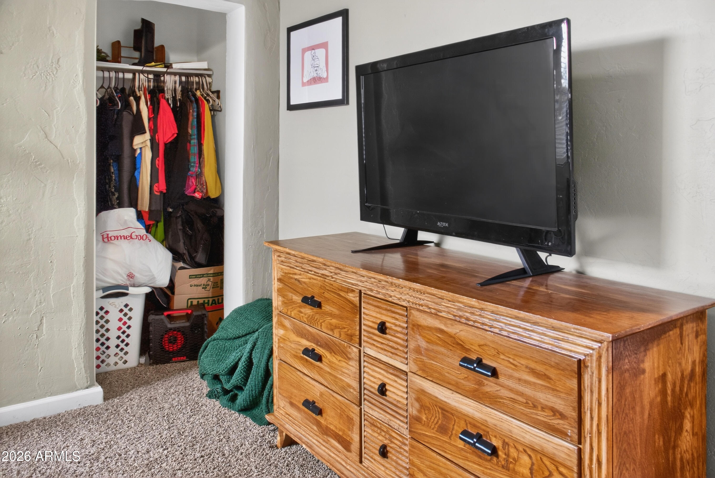 2210 E CAMBRIDGE Avenue