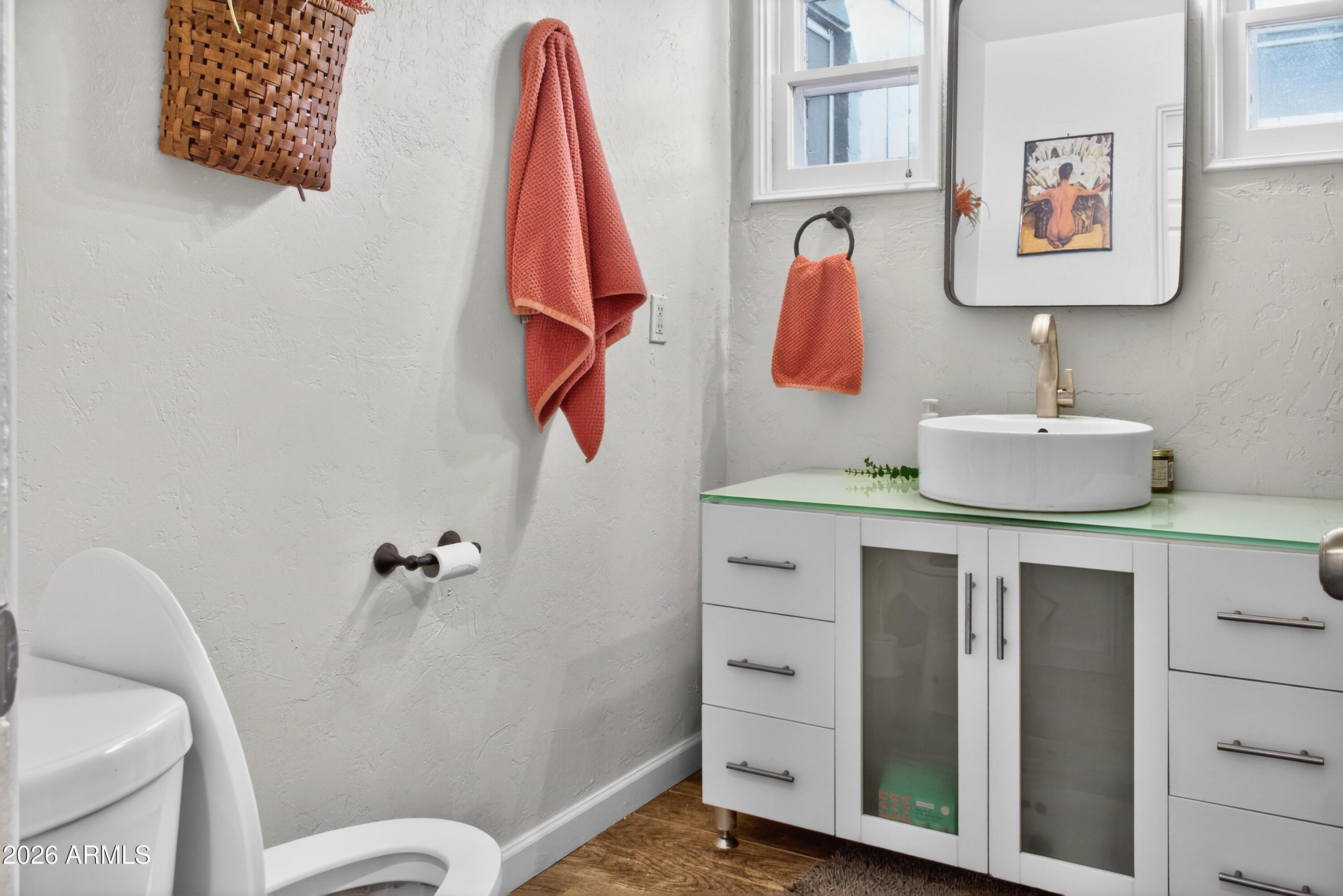 2210 E CAMBRIDGE Avenue