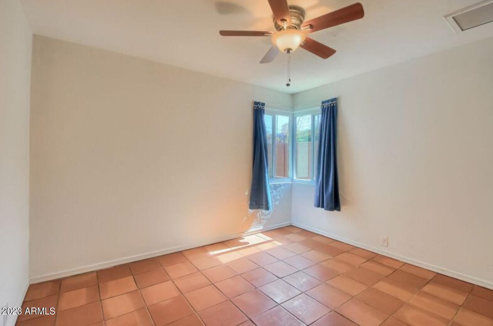 1430 E MEADOWBROOK Avenue