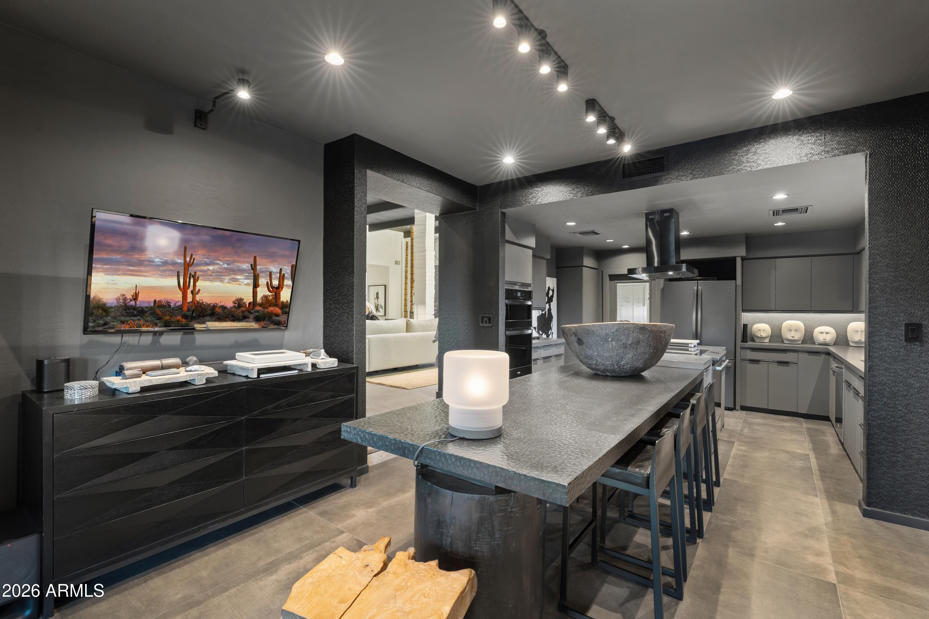 9545 E ROMPING Road 90