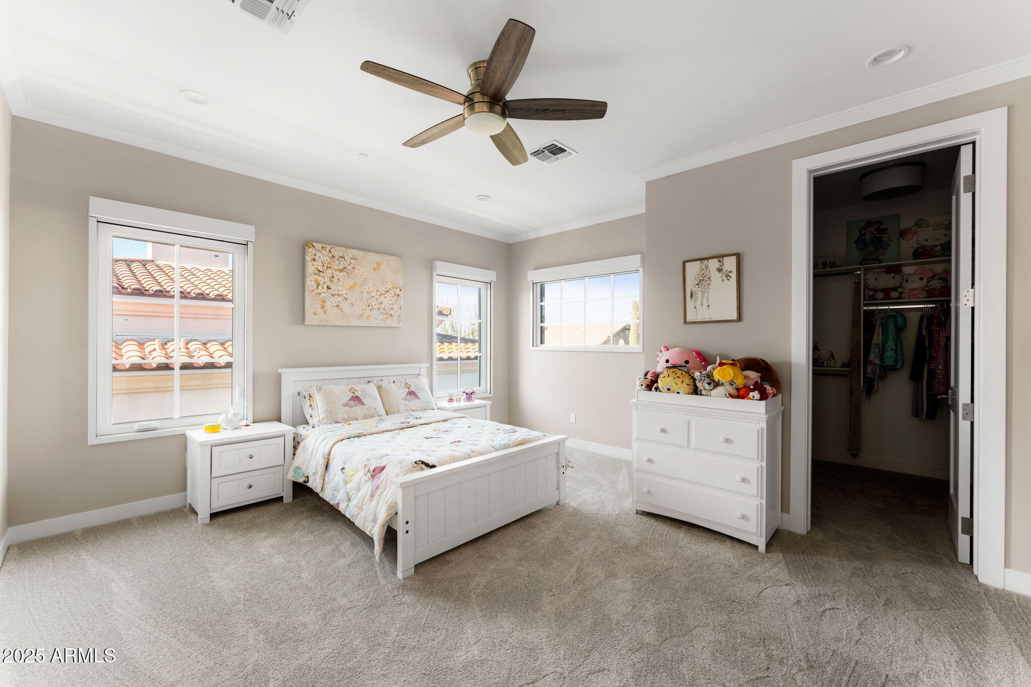 9466 E ROCKWOOD Drive