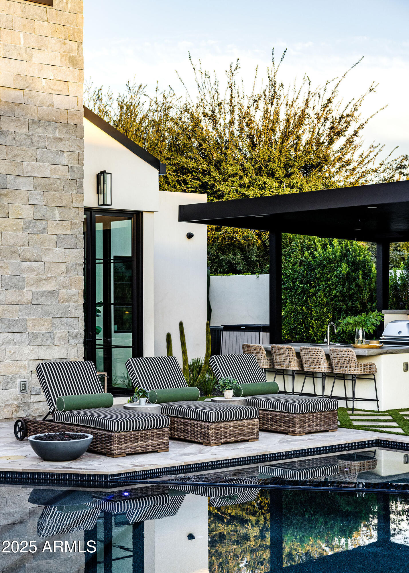 5715 E MONTEROSA Street