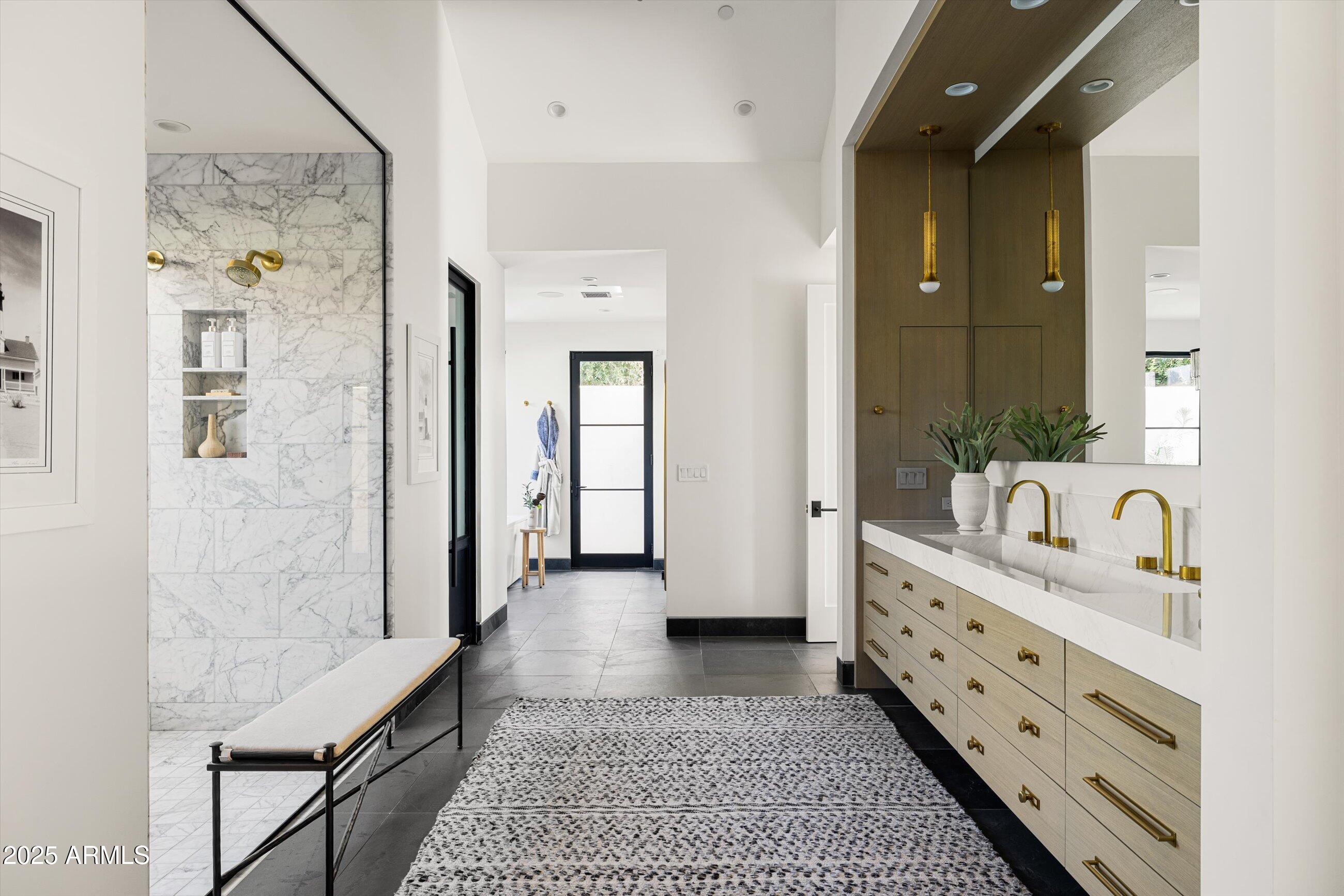 5715 E MONTEROSA Street