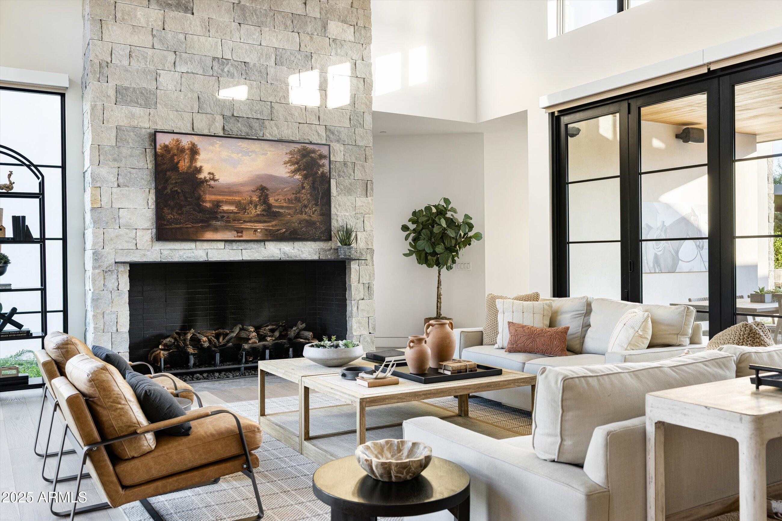 5715 E MONTEROSA Street