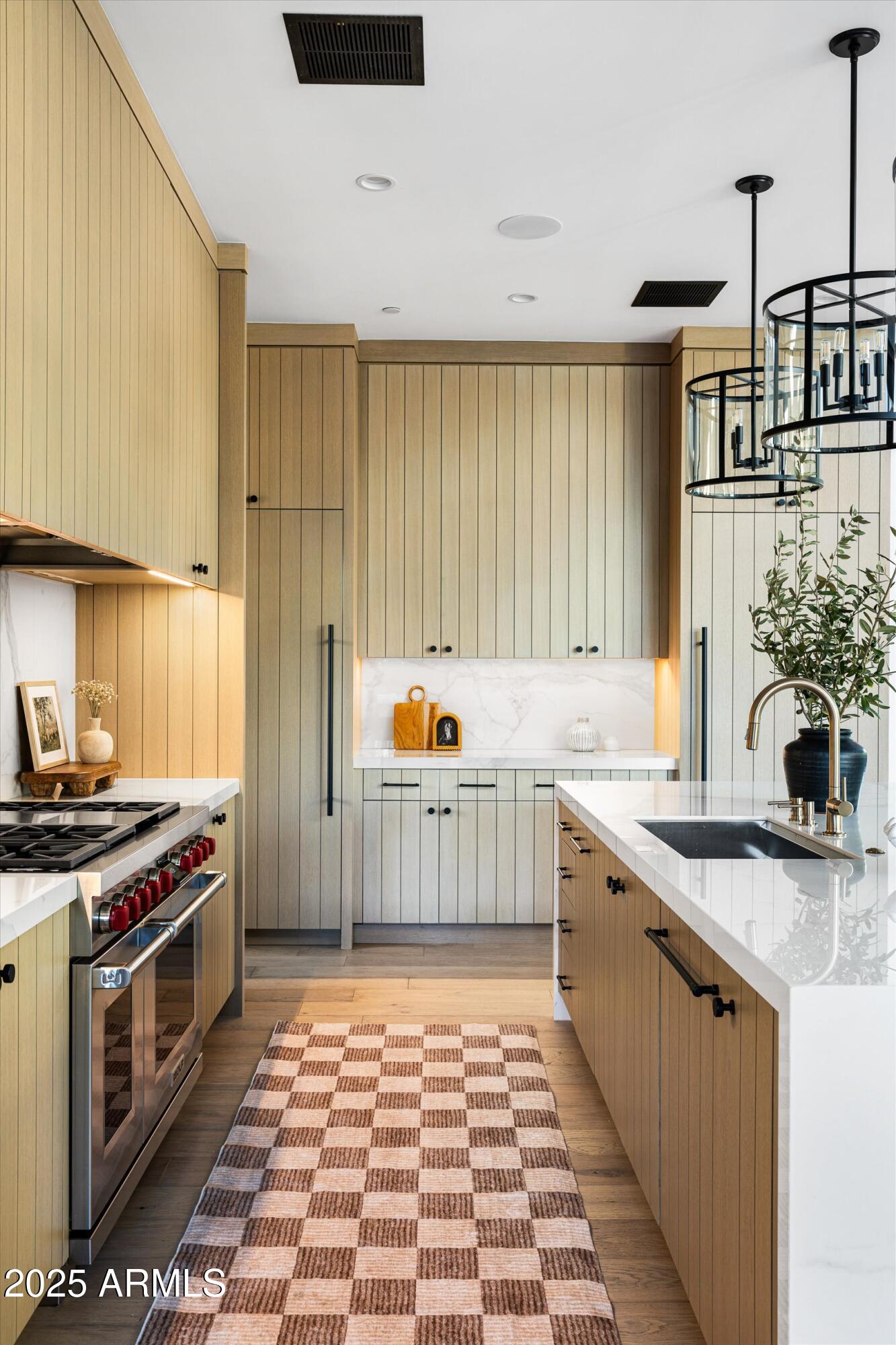 5715 E MONTEROSA Street