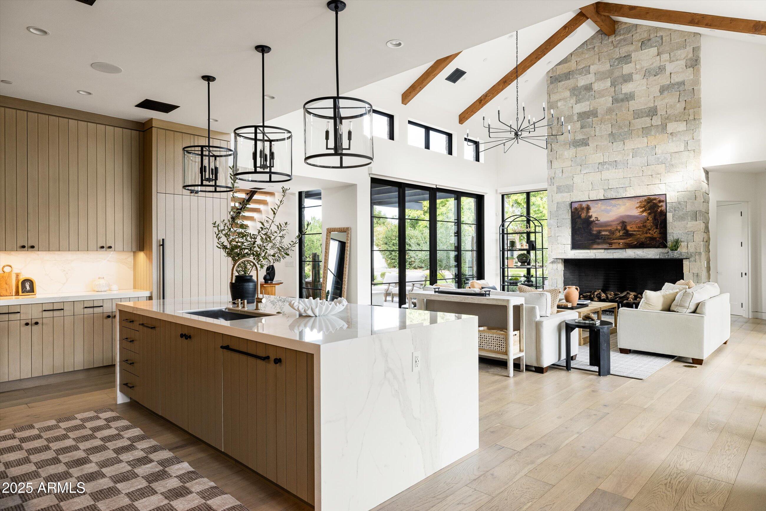 5715 E MONTEROSA Street