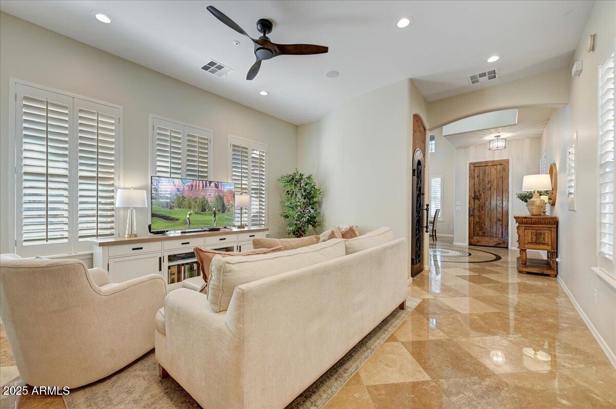 9262 E Horseshoe Bend Drive