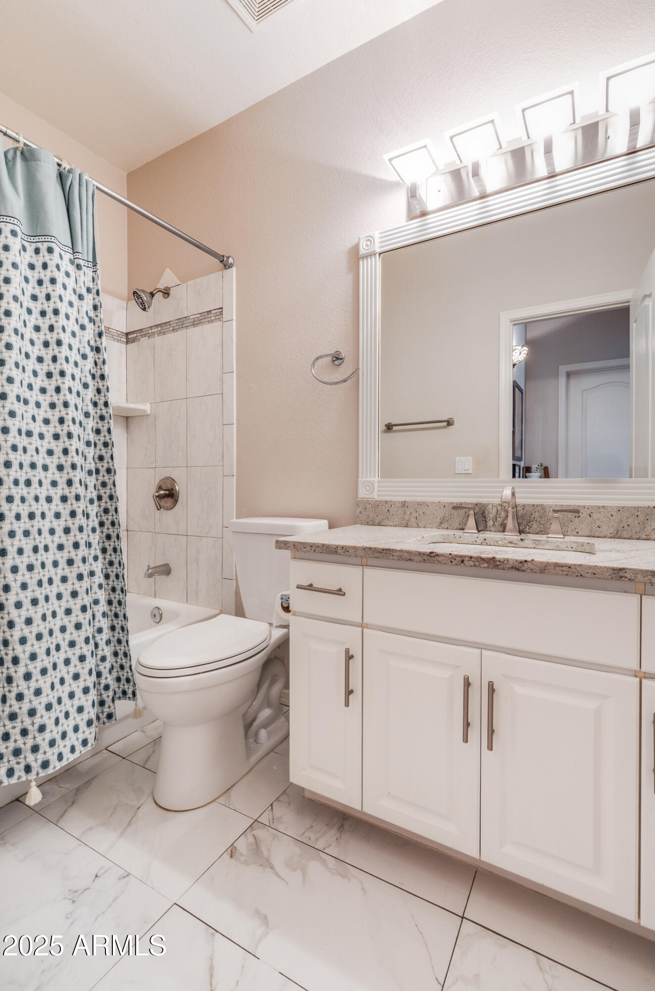 1411 E ORANGEWOOD Avenue 239