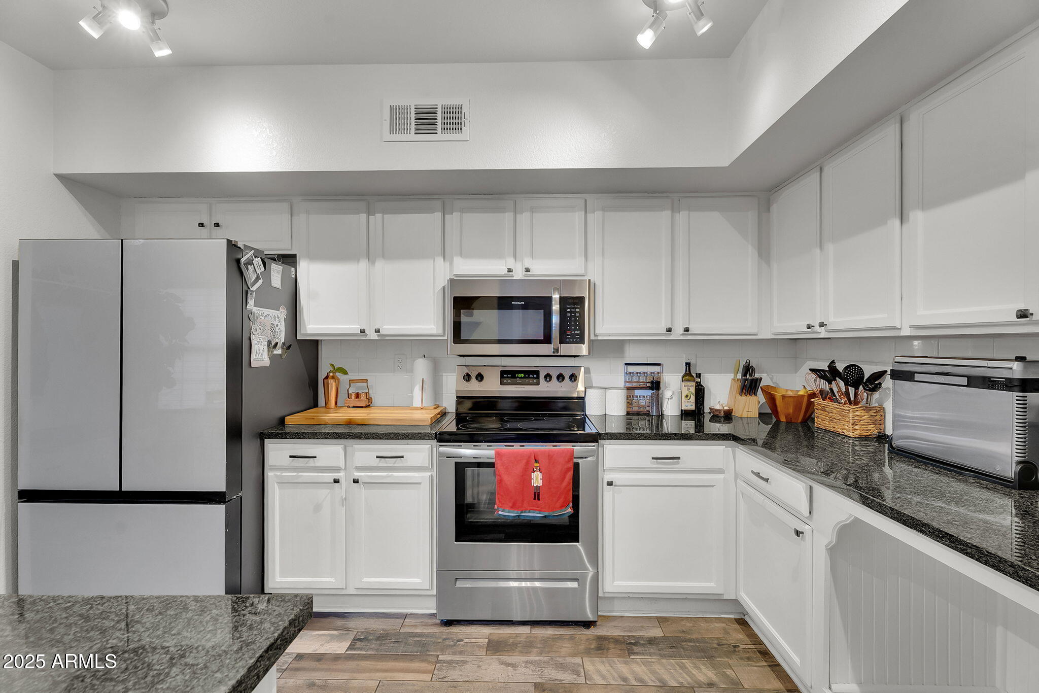 2345 W SHAWNEE Drive