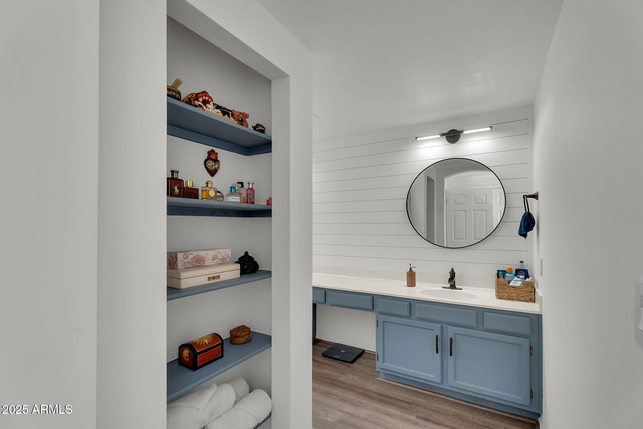 2345 W SHAWNEE Drive