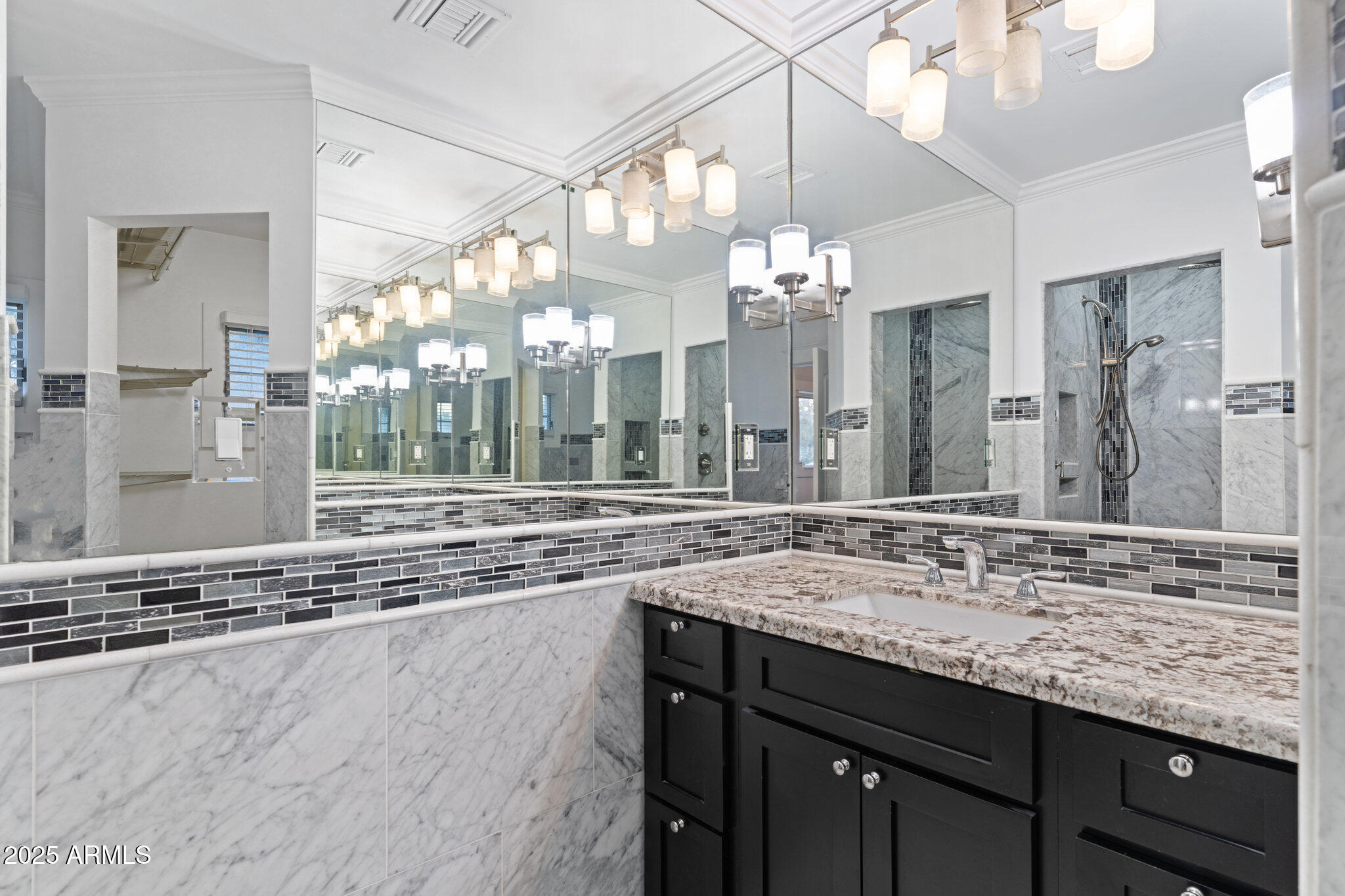 5328 E PINCHOT Avenue