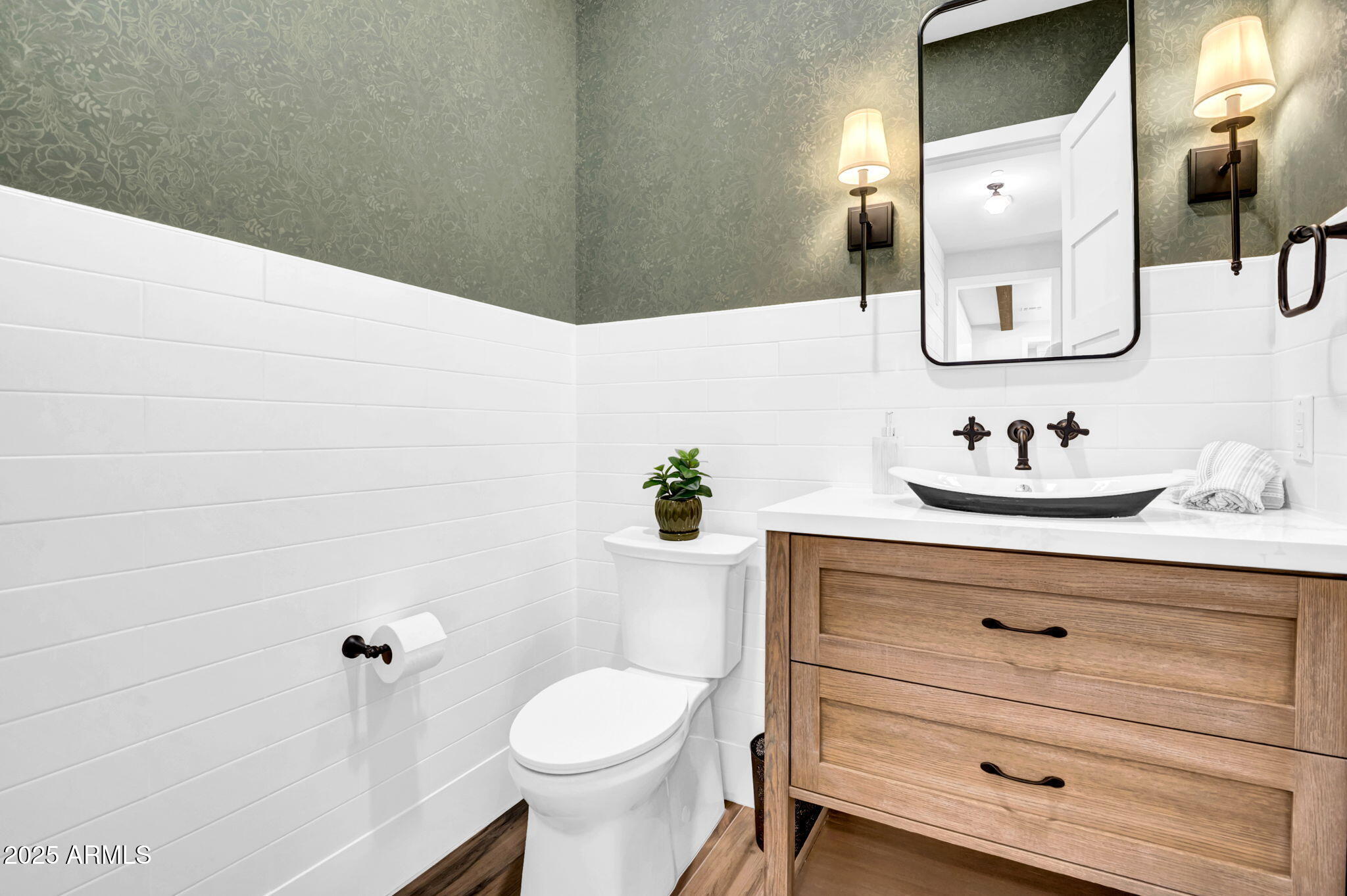 21071 W CANYON Drive