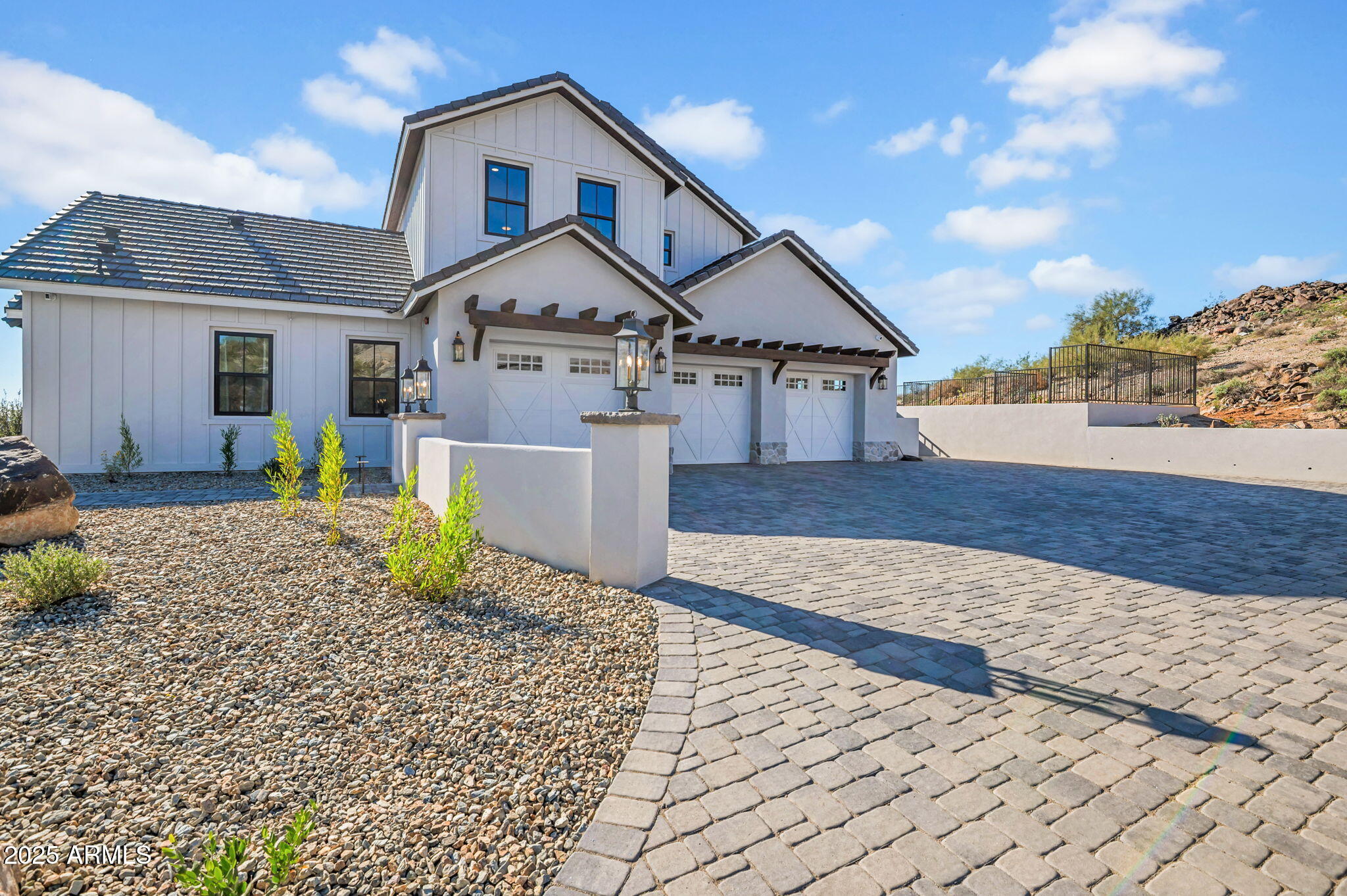 21071 W CANYON Drive