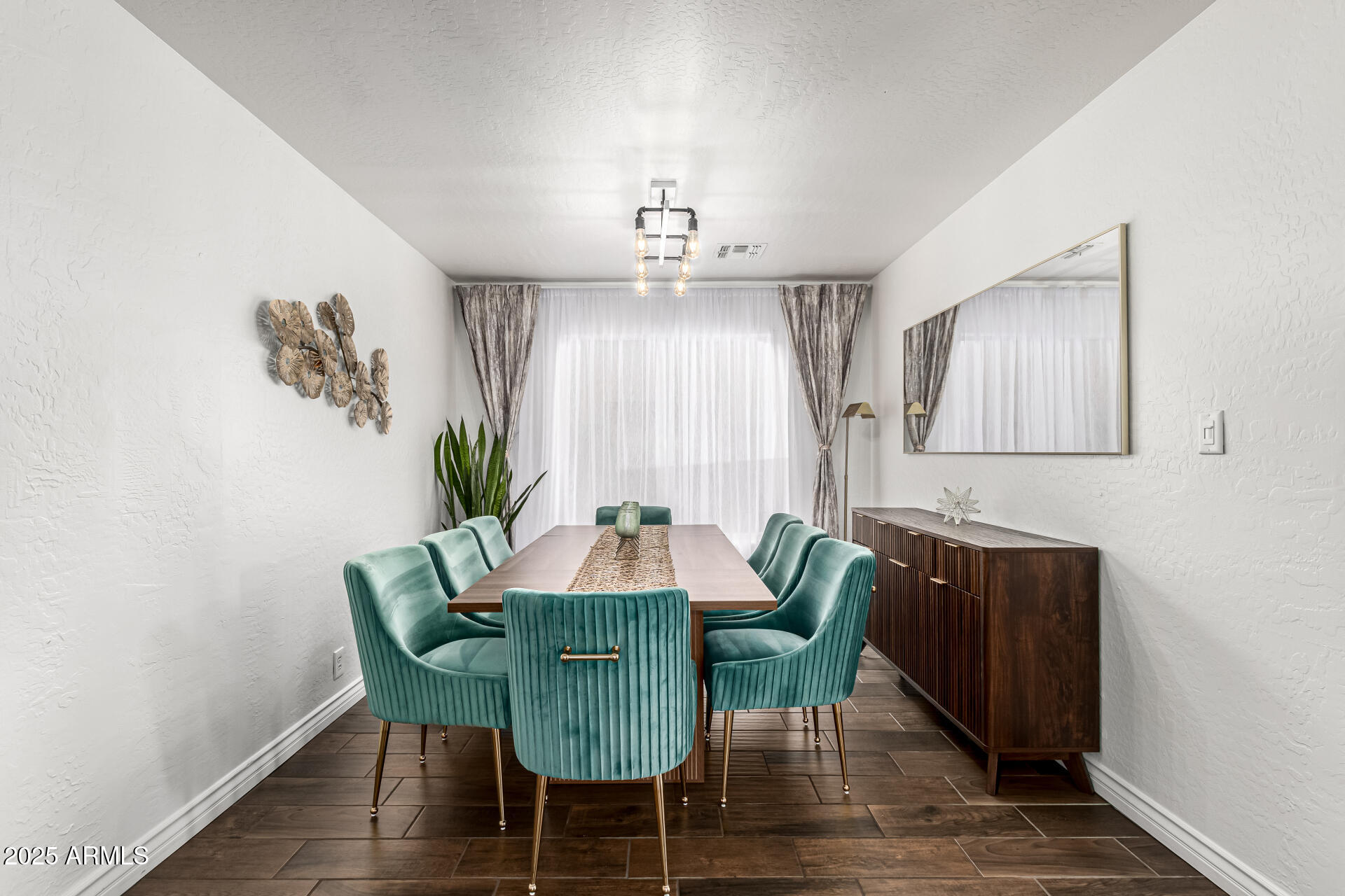 729 E GLENHAVEN Drive