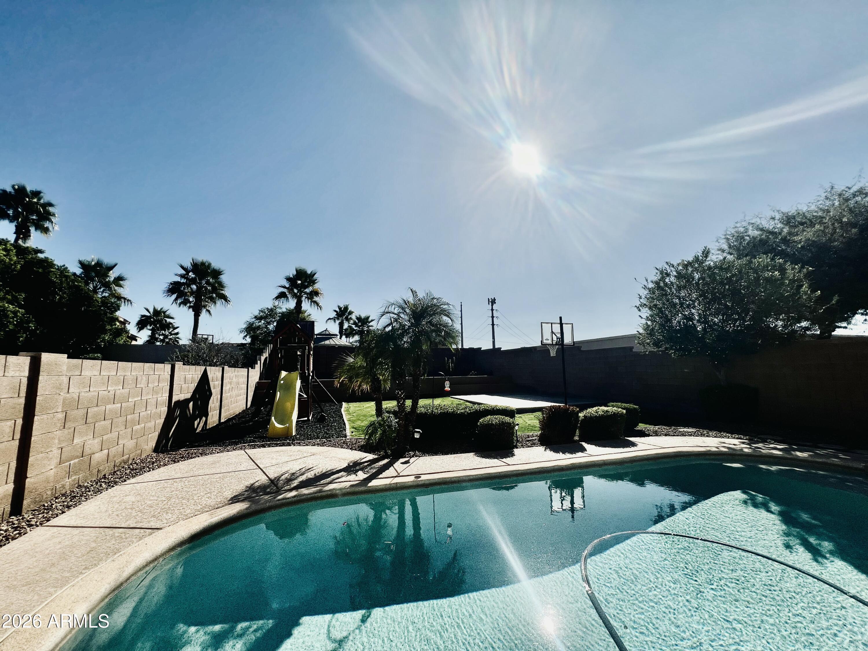 729 E GLENHAVEN Drive