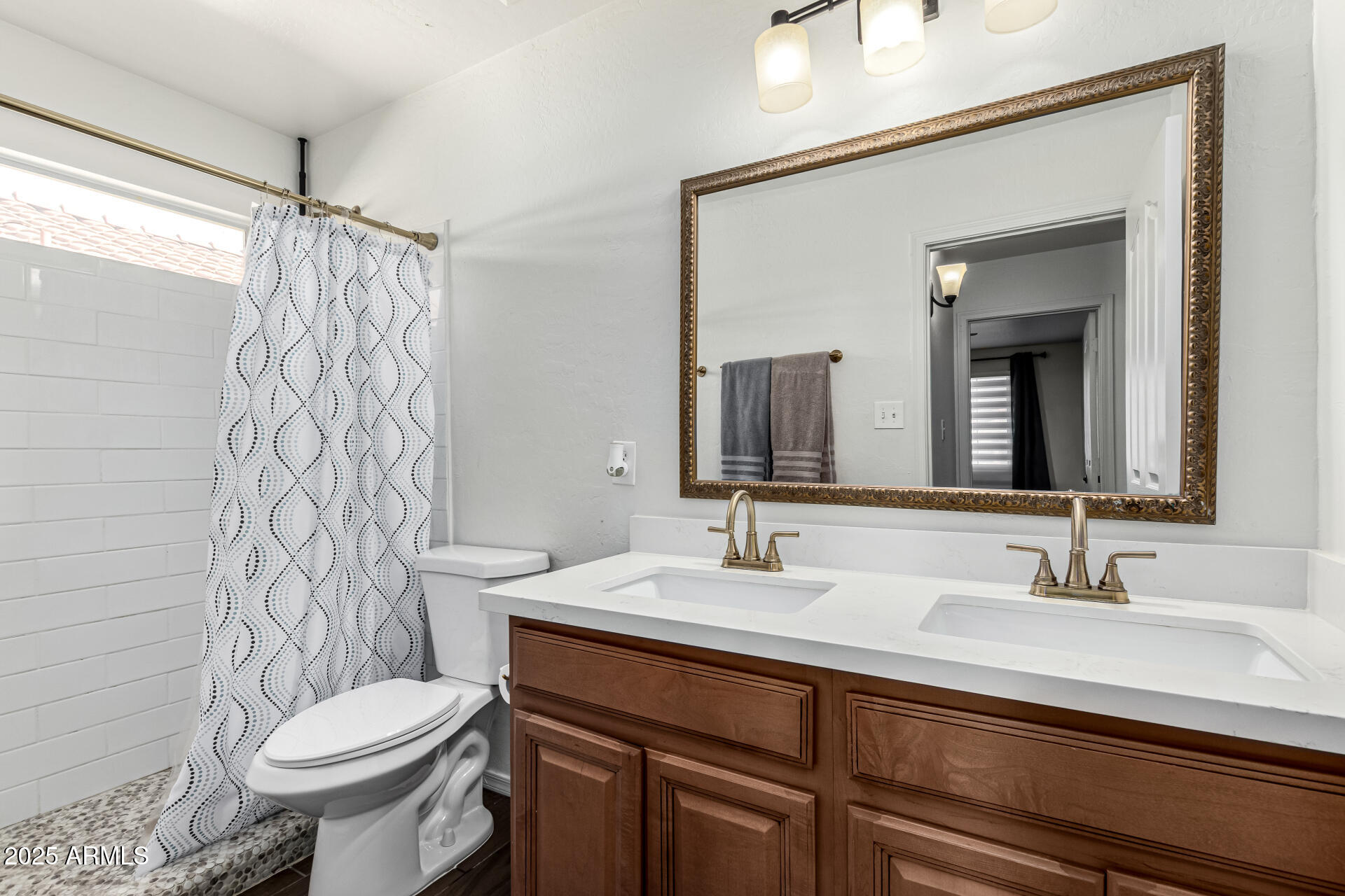 729 E GLENHAVEN Drive