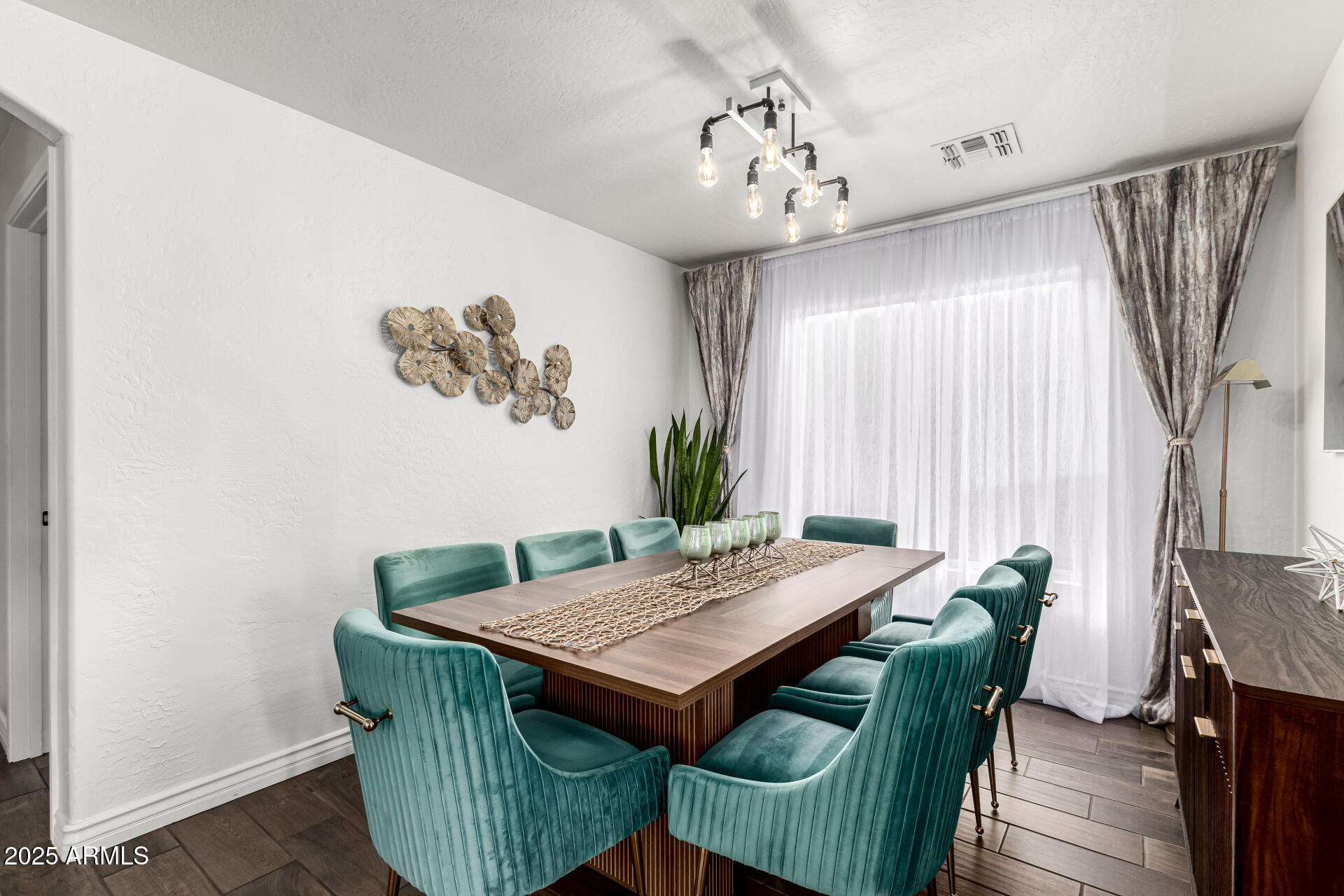 729 E GLENHAVEN Drive