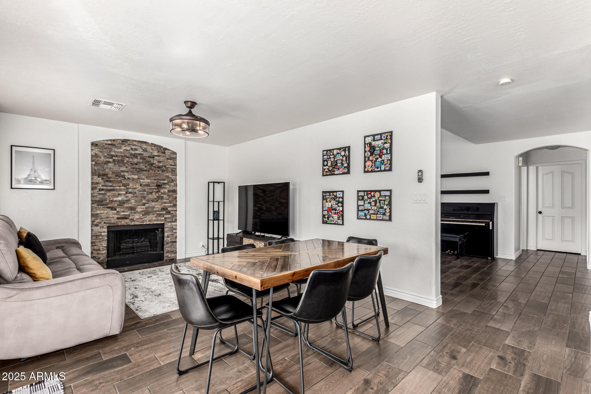 729 E GLENHAVEN Drive