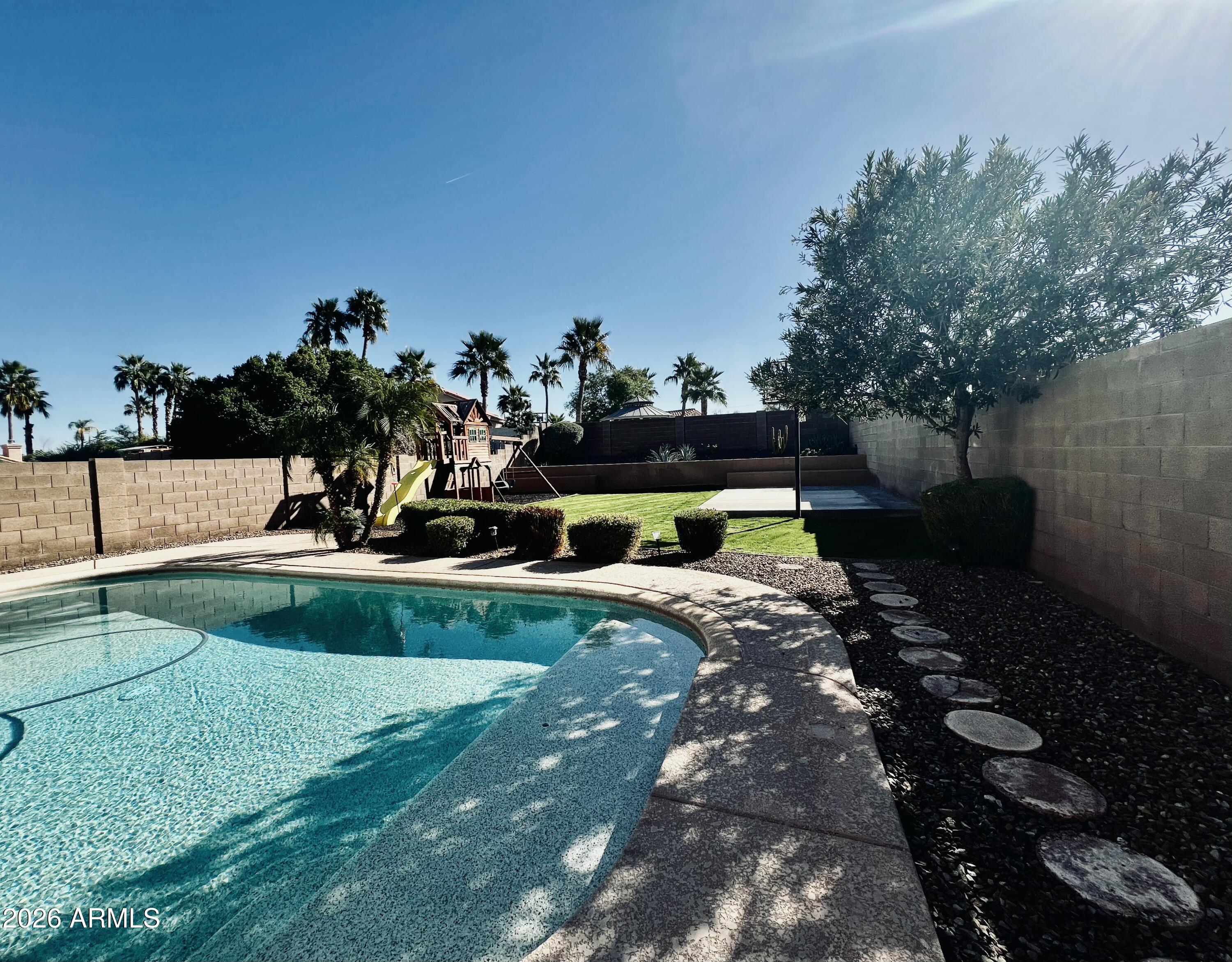 729 E GLENHAVEN Drive