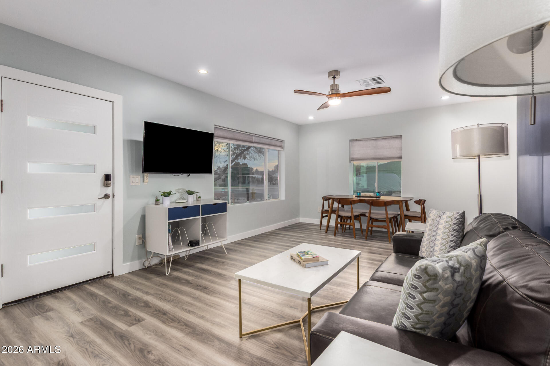 1328 E WELDON Avenue