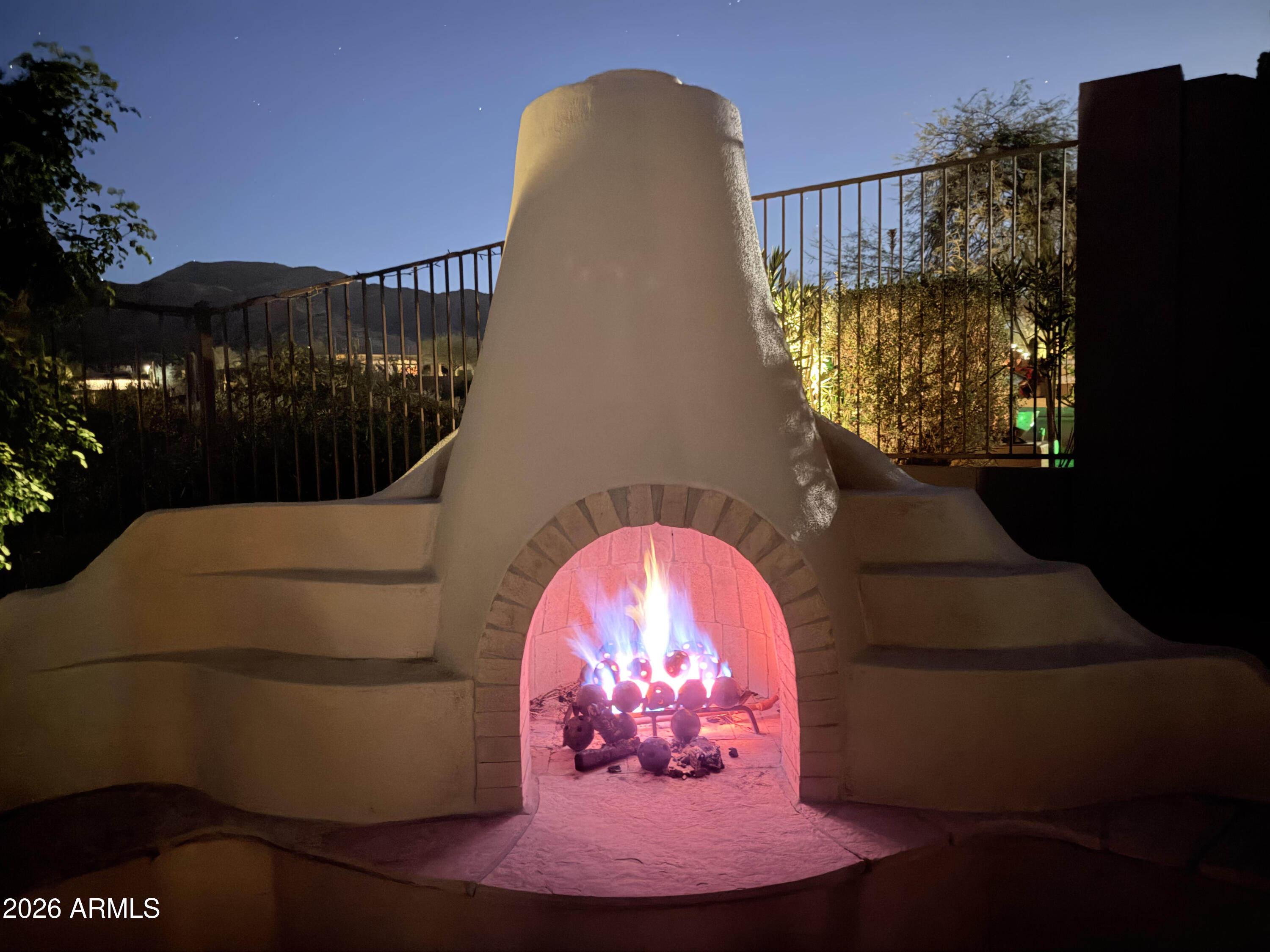 2302 W HAZELHURST Drive