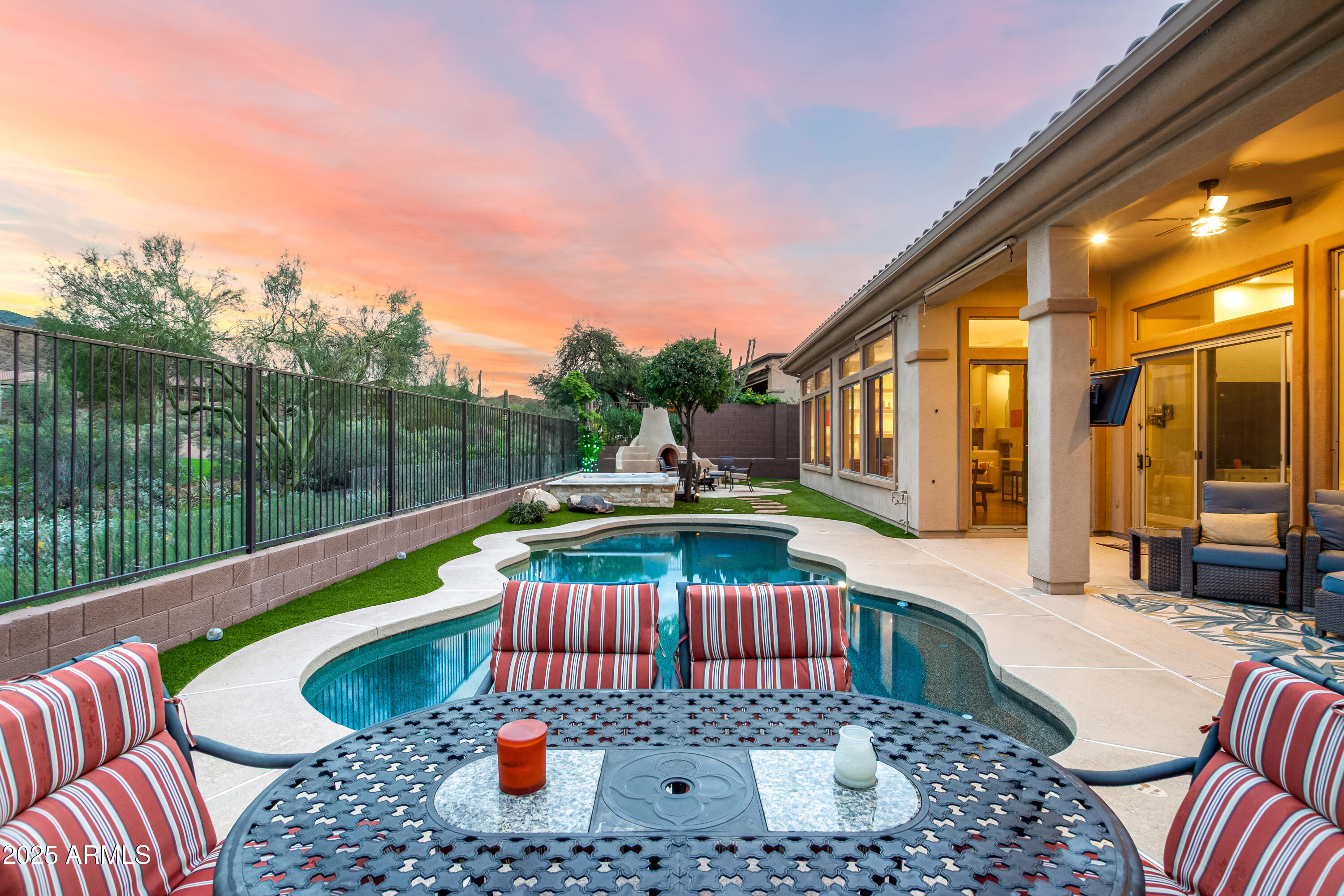 2302 W HAZELHURST Drive