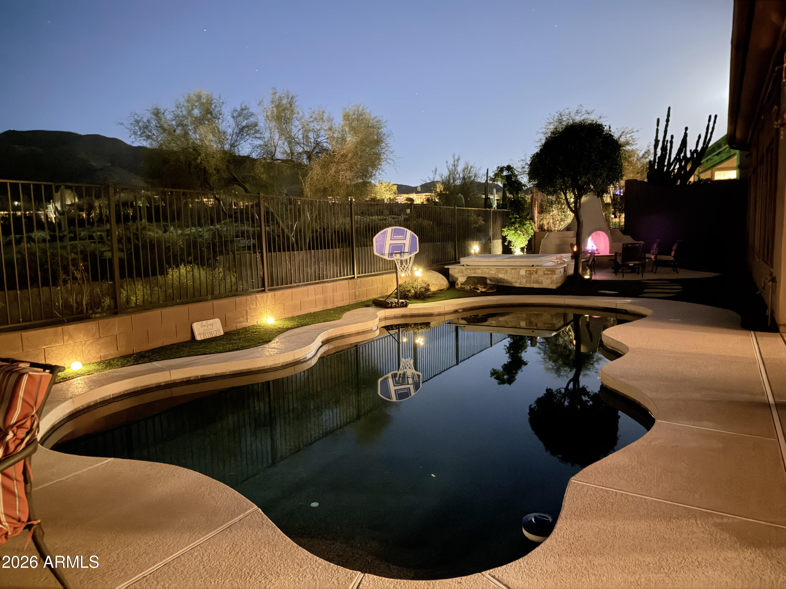 2302 W HAZELHURST Drive