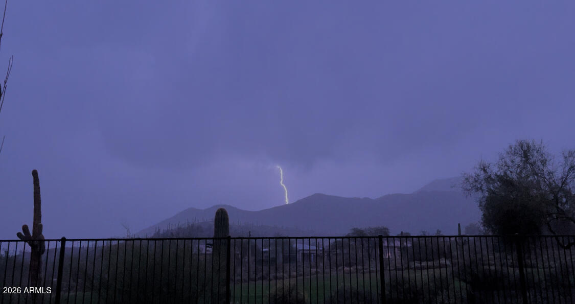 2302 W HAZELHURST Drive